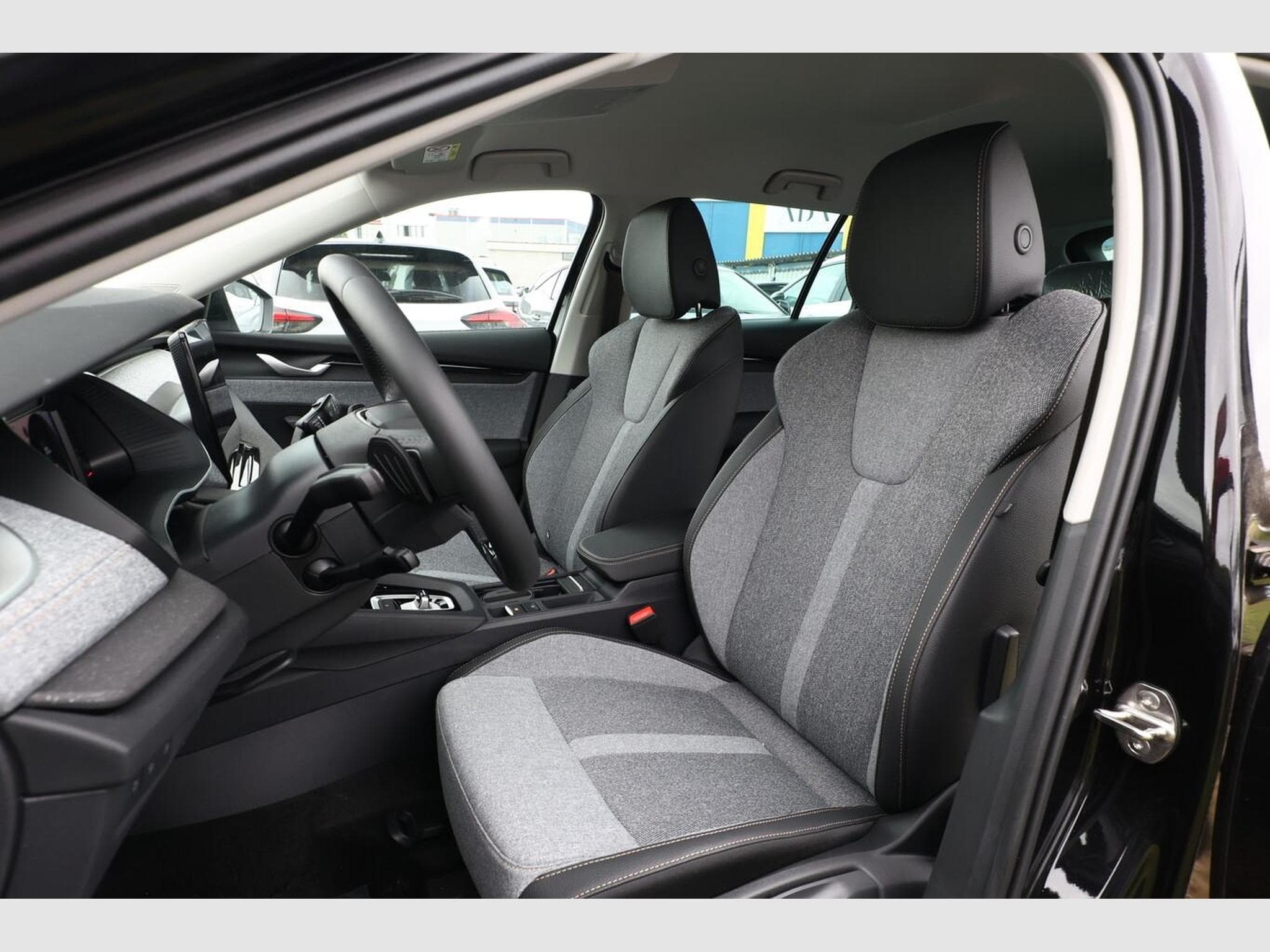 Skoda Octavia Selection (2025) - Foto 6