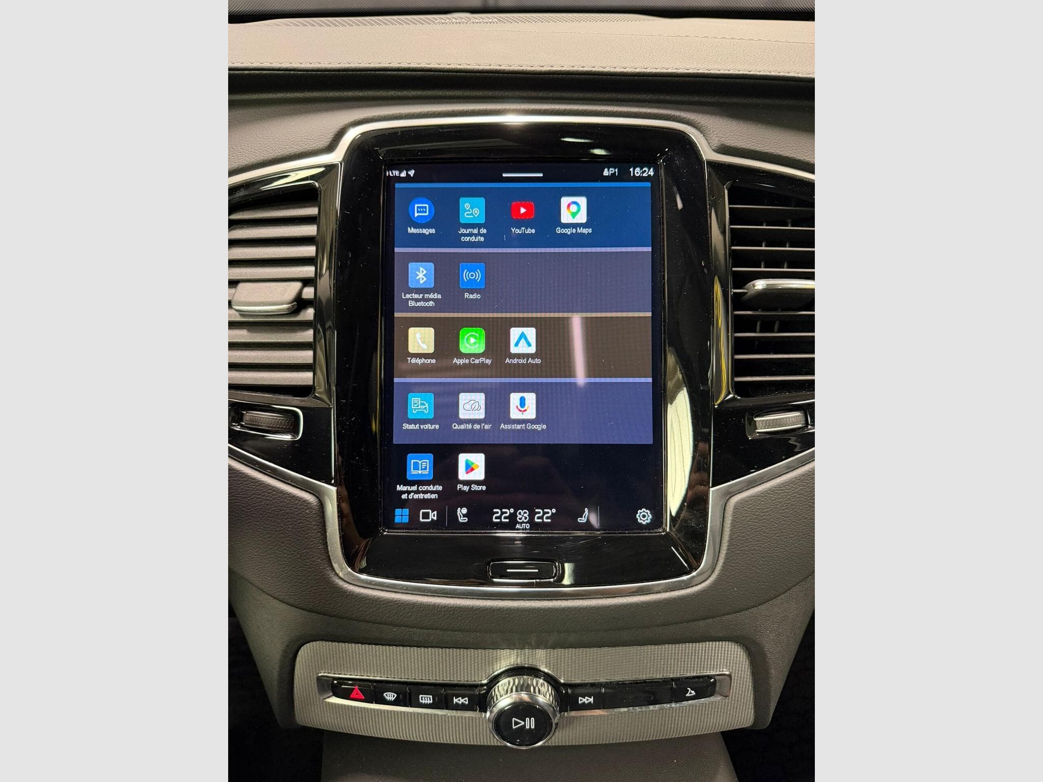 Volvo XC90 SUV (2023) - Photo 13