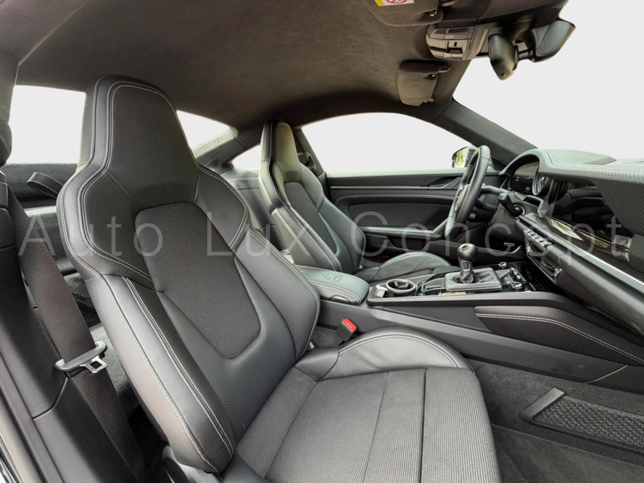 Porsche 911 911 GT3 Pack Touring (2022) - Photo 9