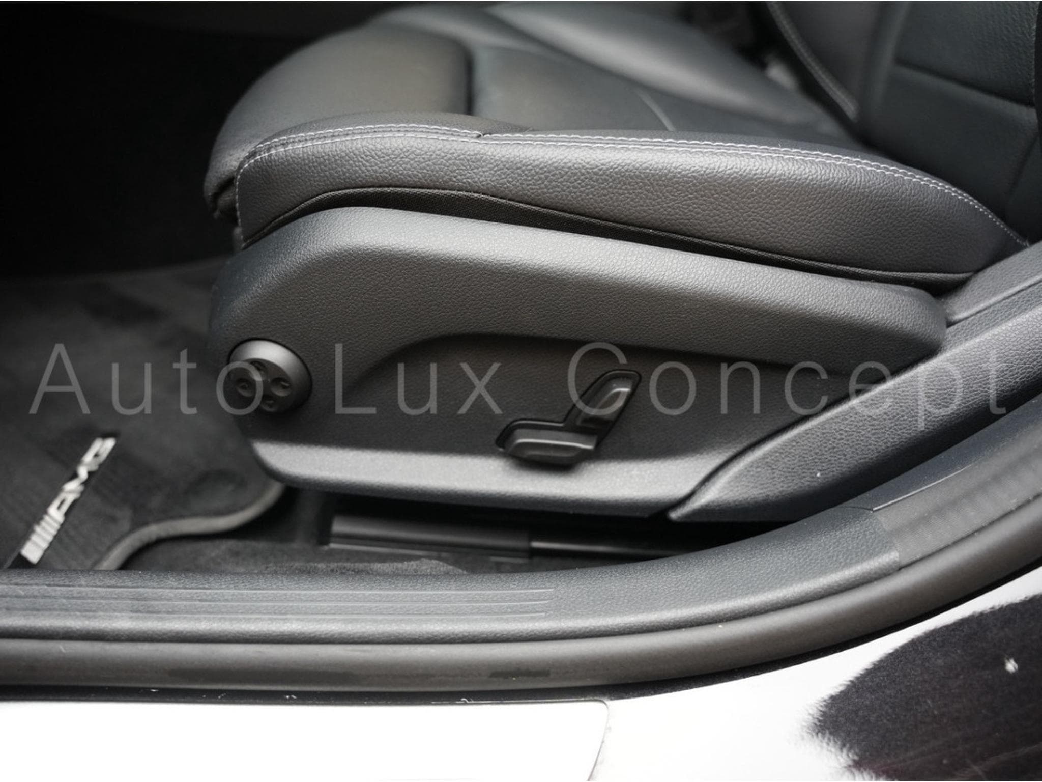 Mercedes C 180 Break AMG Line 9G-TRONIC (2020) - Photo 11