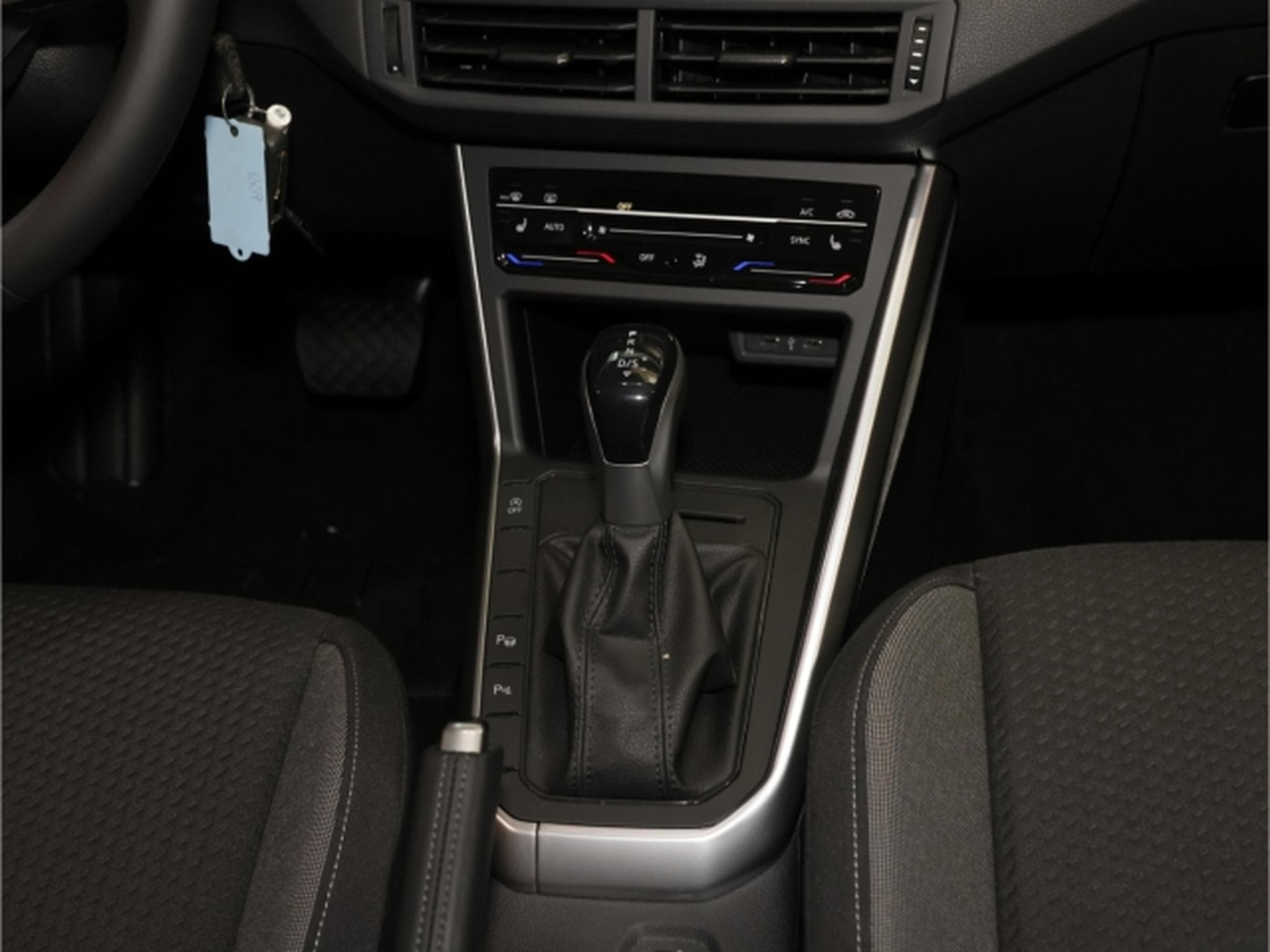 VW Taigo 1.0 TSI DSG LED Kamera (2026) - Photo 11