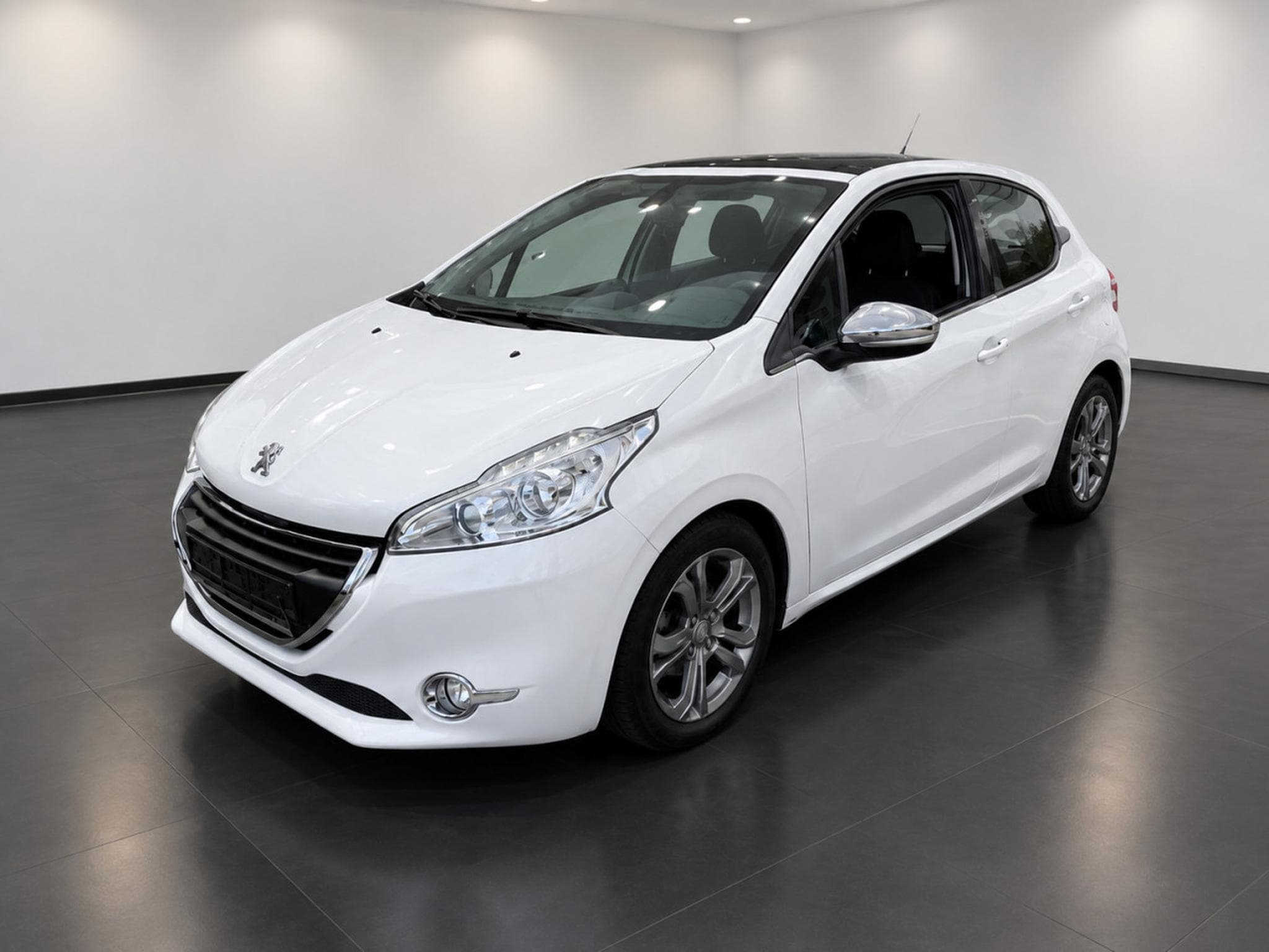 Peugeot 208 1.6 16v Allure Pano Navi PDC (2014) - Photo 1