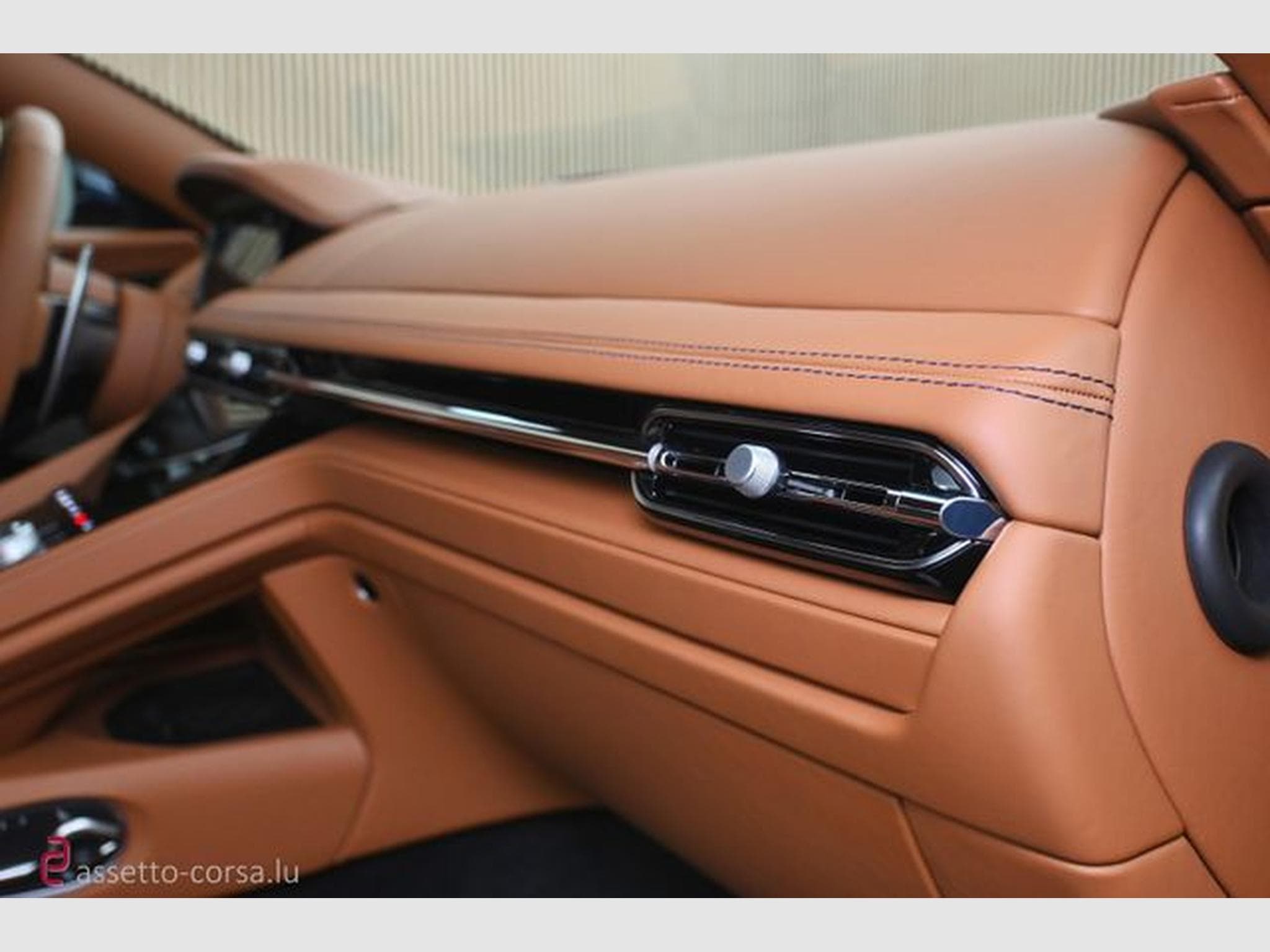 Aston-Martin DB12 DB12 Coupe 4.0 V8*Heritage*1. Hand*Garantie (2025) - Photo 25