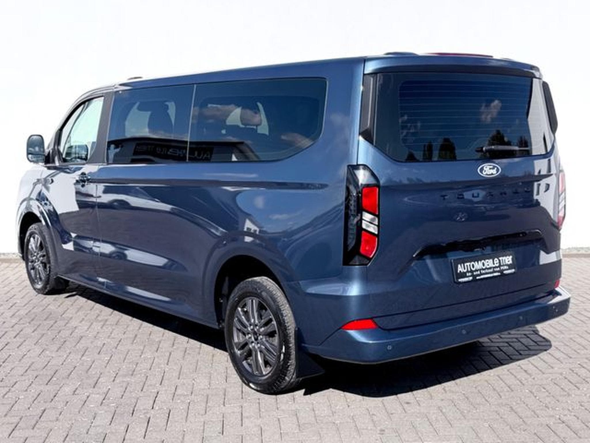 Ford Tourneo Tourneo Custom 2.0 EcoBlue L2 Titanium 9.Sitzer (2024) - Foto 7