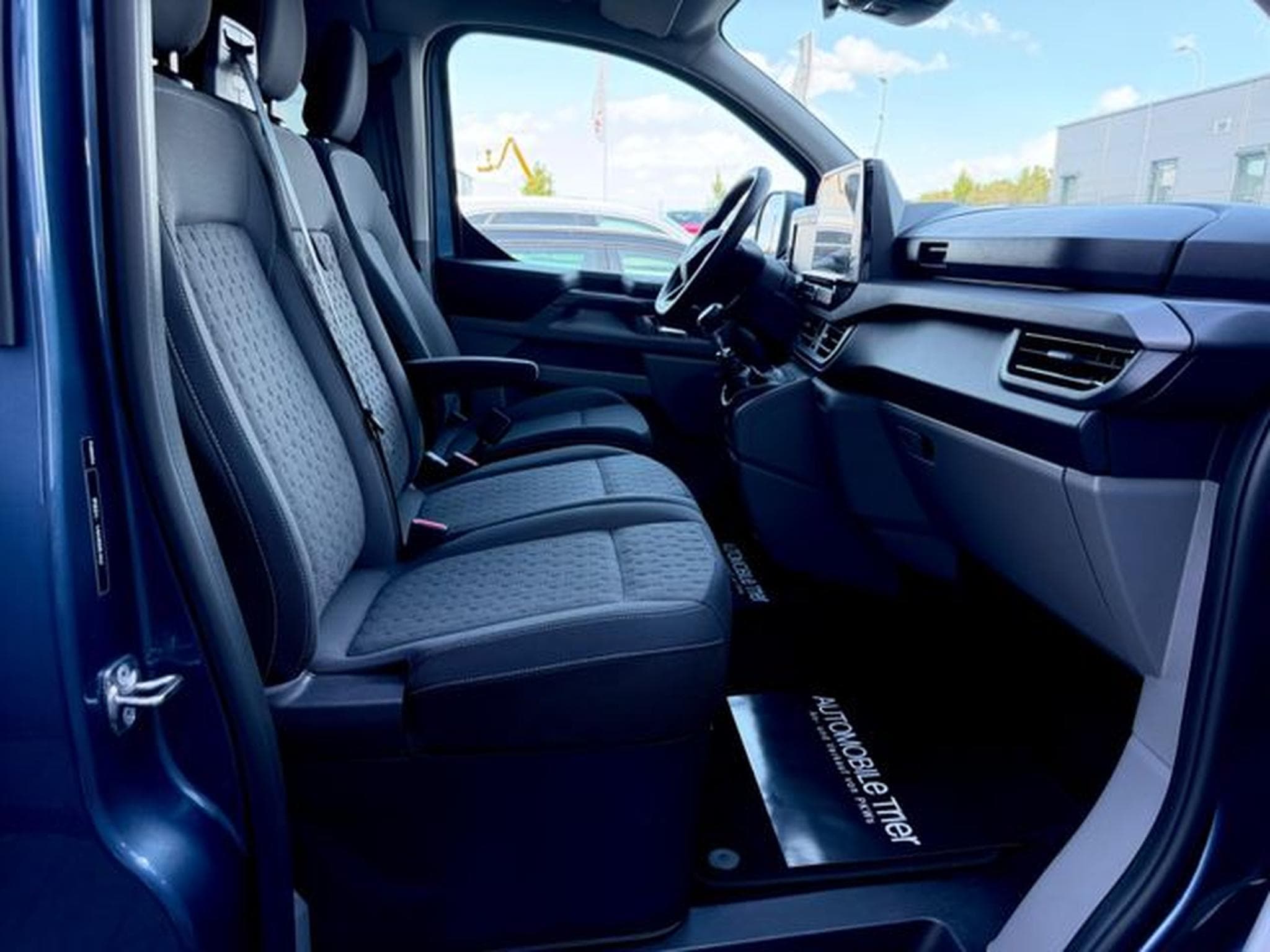 Ford Tourneo Tourneo Custom 2.0 EcoBlue L2 Titanium 9.Sitzer (2024) - Foto 13