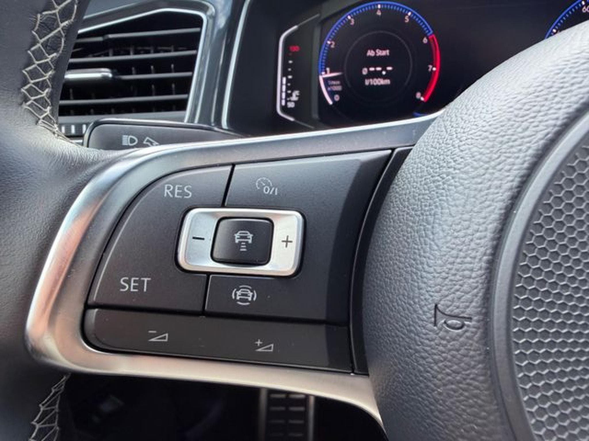 VW T-Roc T-Roc 1.5 TSI R line /PANO/LED/CARPLAY/GARANTIE/ (2019) - Photo 14