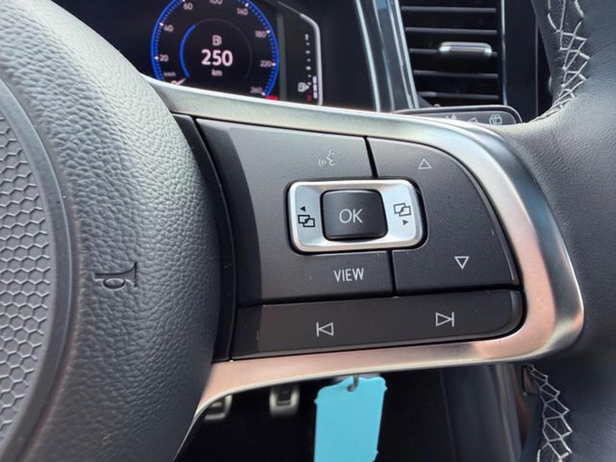 VW T-Roc T-Roc 1.5 TSI R line /PANO/LED/CARPLAY/GARANTIE/ (2019) - Photo 15