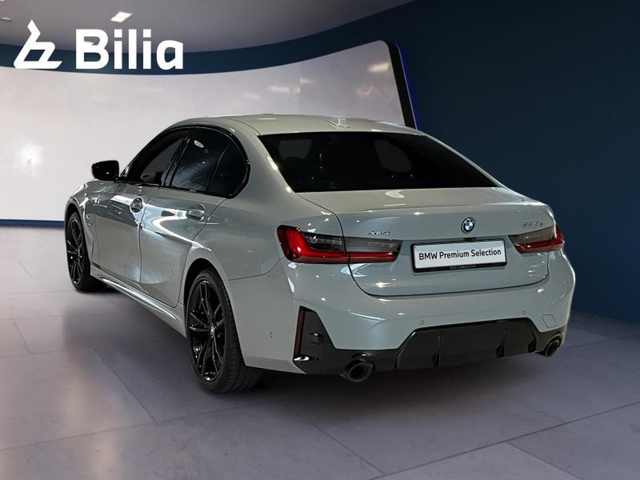 BMW 330 330e xDrive M Sport (2023) - Foto 6