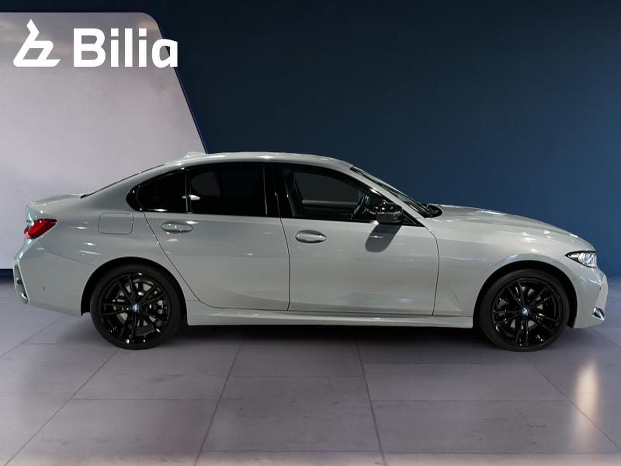 BMW 330 330e xDrive M Sport (2023) - Foto 4