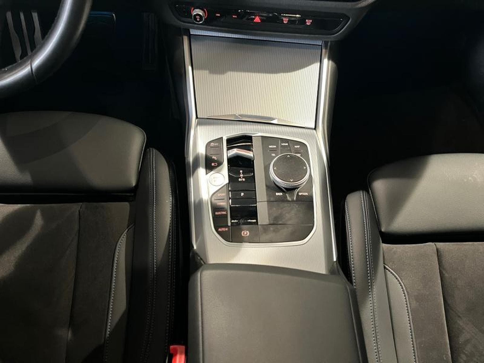 BMW 330 330e xDrive M Sport (2023) - Foto 7