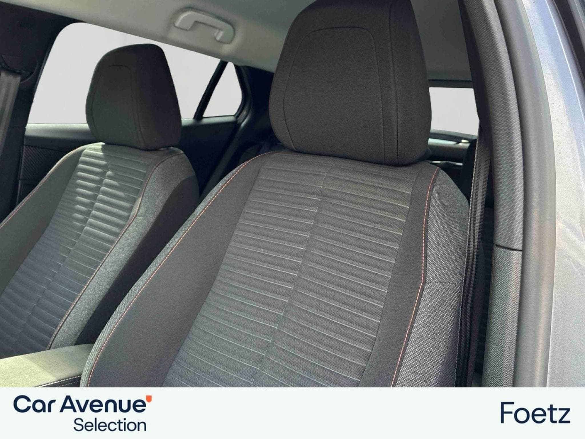 PEUGEOT 2008 e-2008 136ch Active (2021) - Foto 8