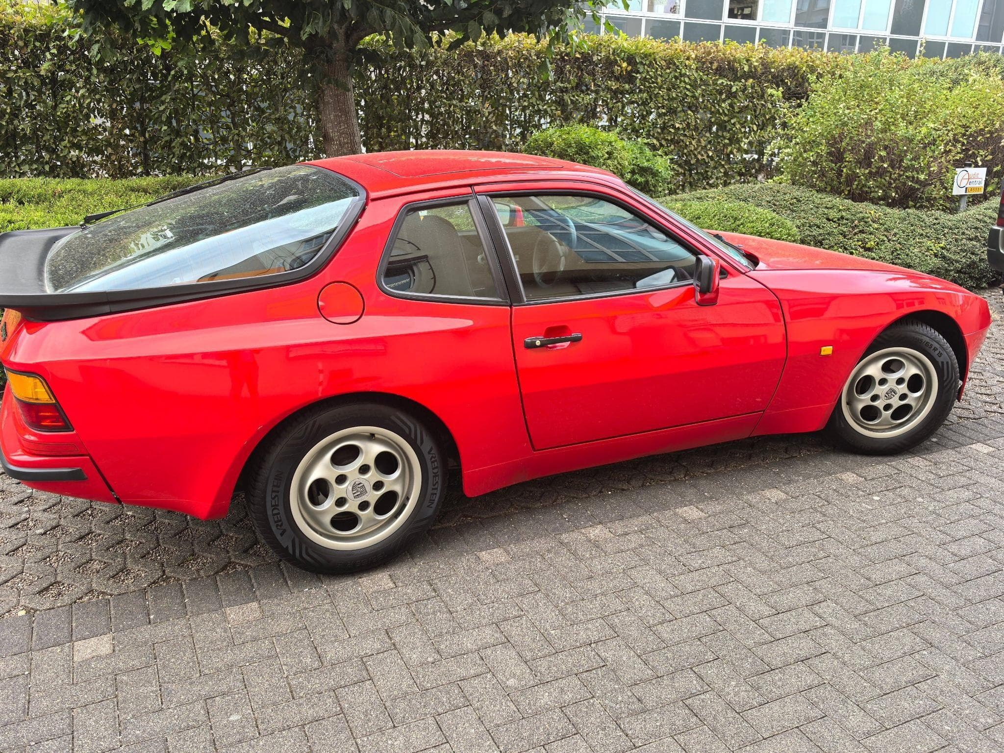 Porsche 944 Targa (1987) - Photo 1