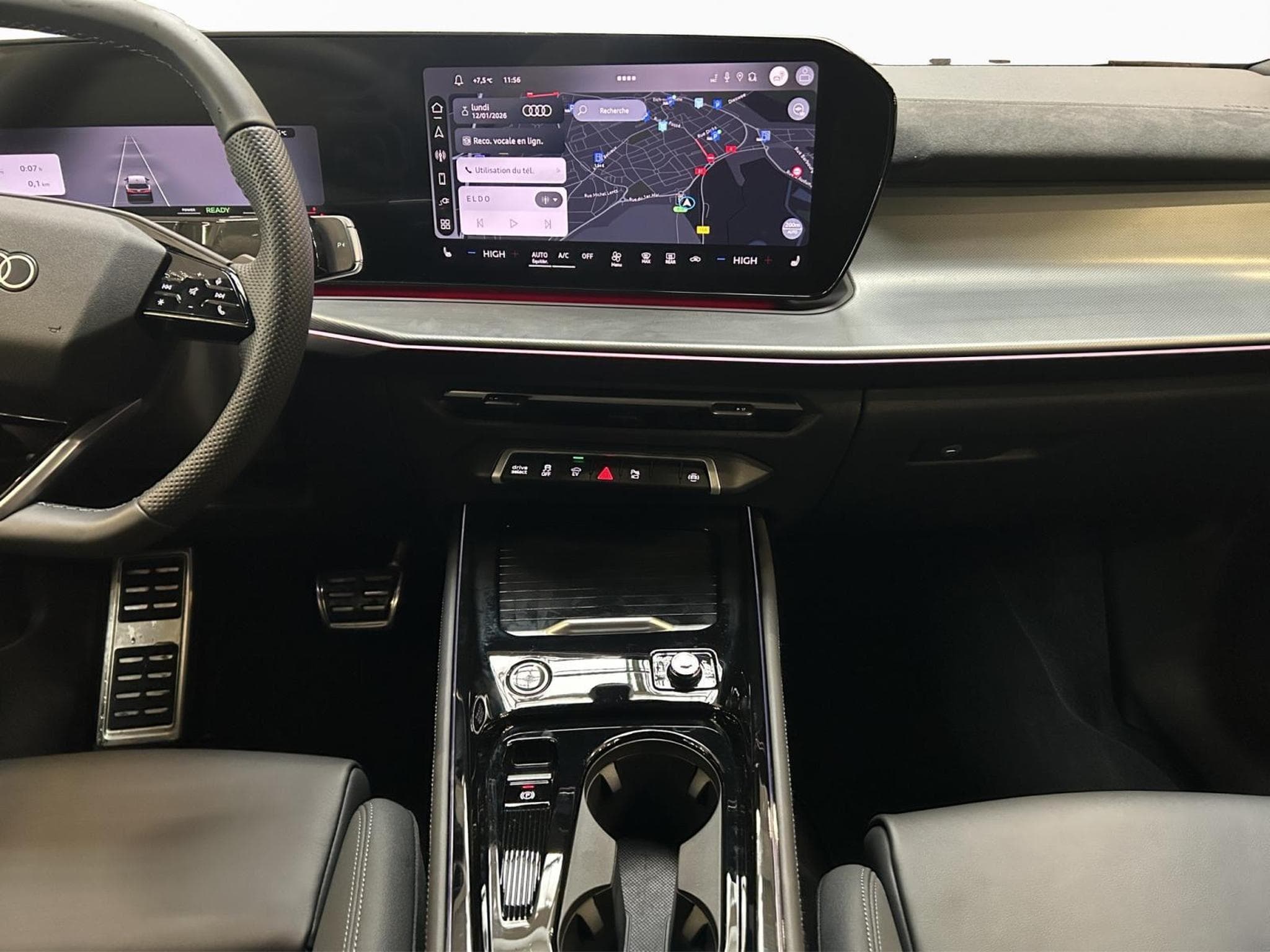 Audi Q3 e-hybrid 200 kW (2025) - Photo 12