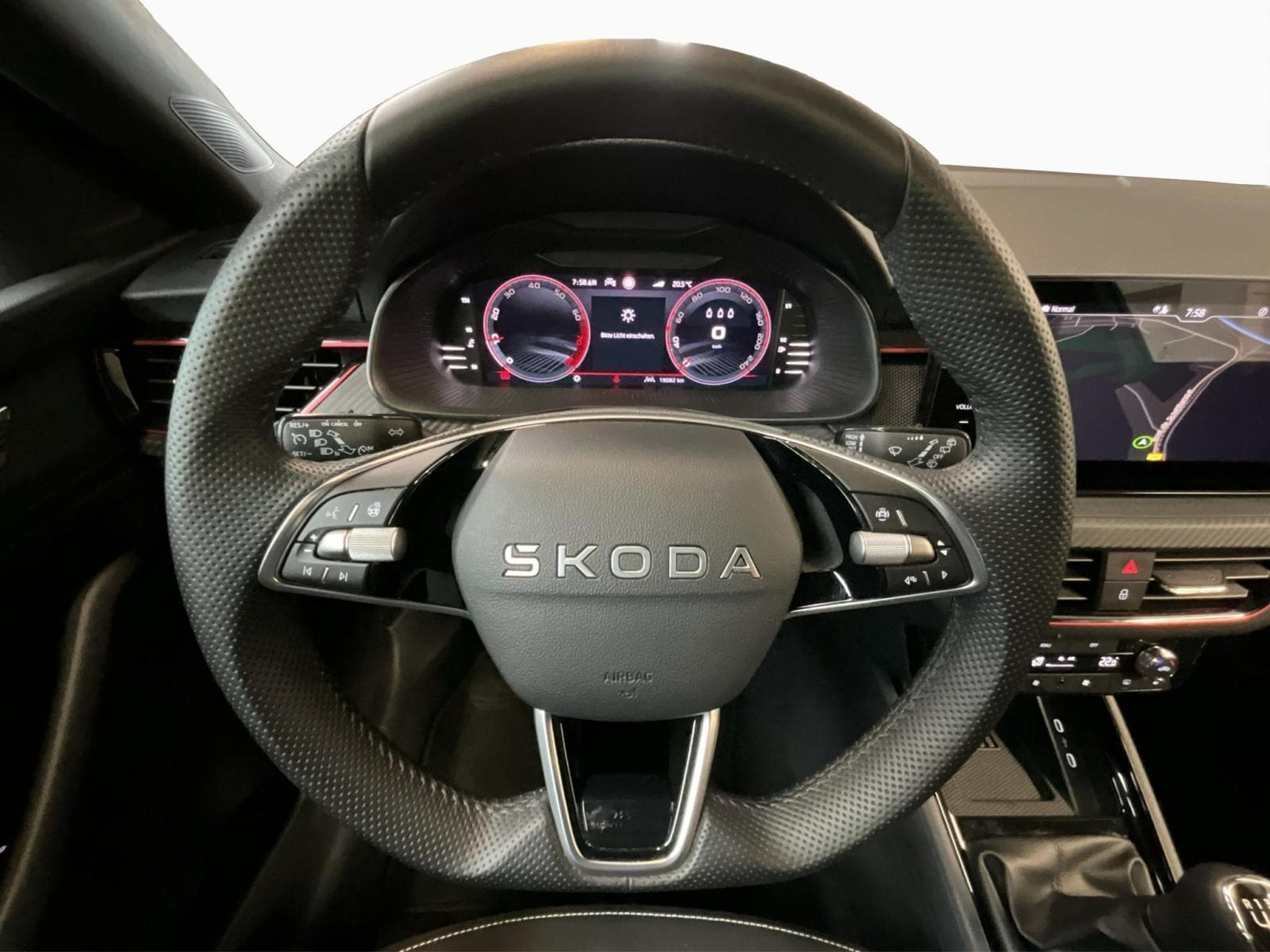 Skoda Scala Monte-Carlo+BVM+Led+Navi (2025) - Photo 12