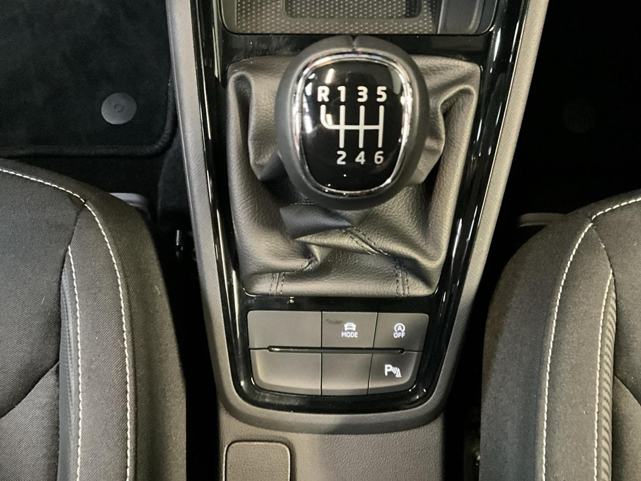 Skoda Scala Monte-Carlo+BVM+Led+Navi (2025) - Photo 14
