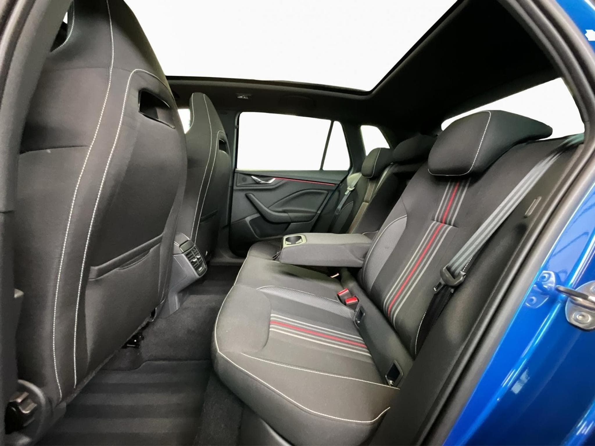 Skoda Kamiq Monte-Carlo+DSG+Led+Pano+Navi+DAB+ (2025) - Photo 16