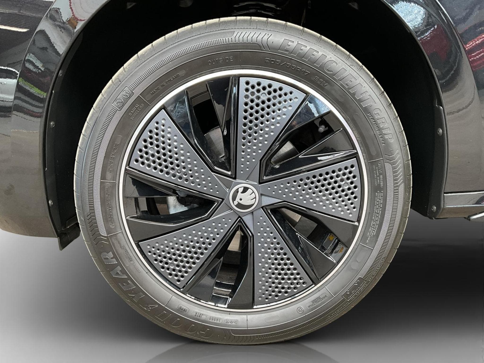Skoda Kamiq Monte-Carlo+DSG+RearView+LED+P.Ass.-Drive+ (2025) - Photo 8