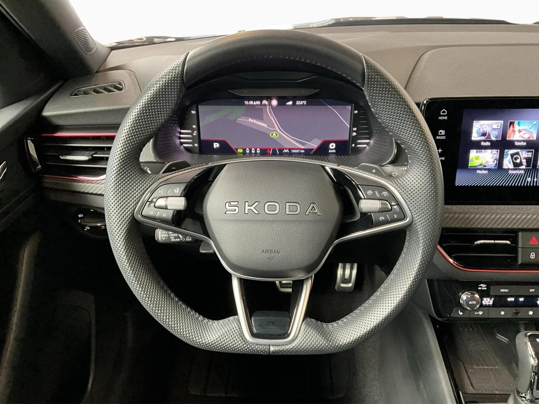 Skoda Kamiq Monte-Carlo+DSG+RearView+LED+P.Ass.-Drive+ (2025) - Photo 10