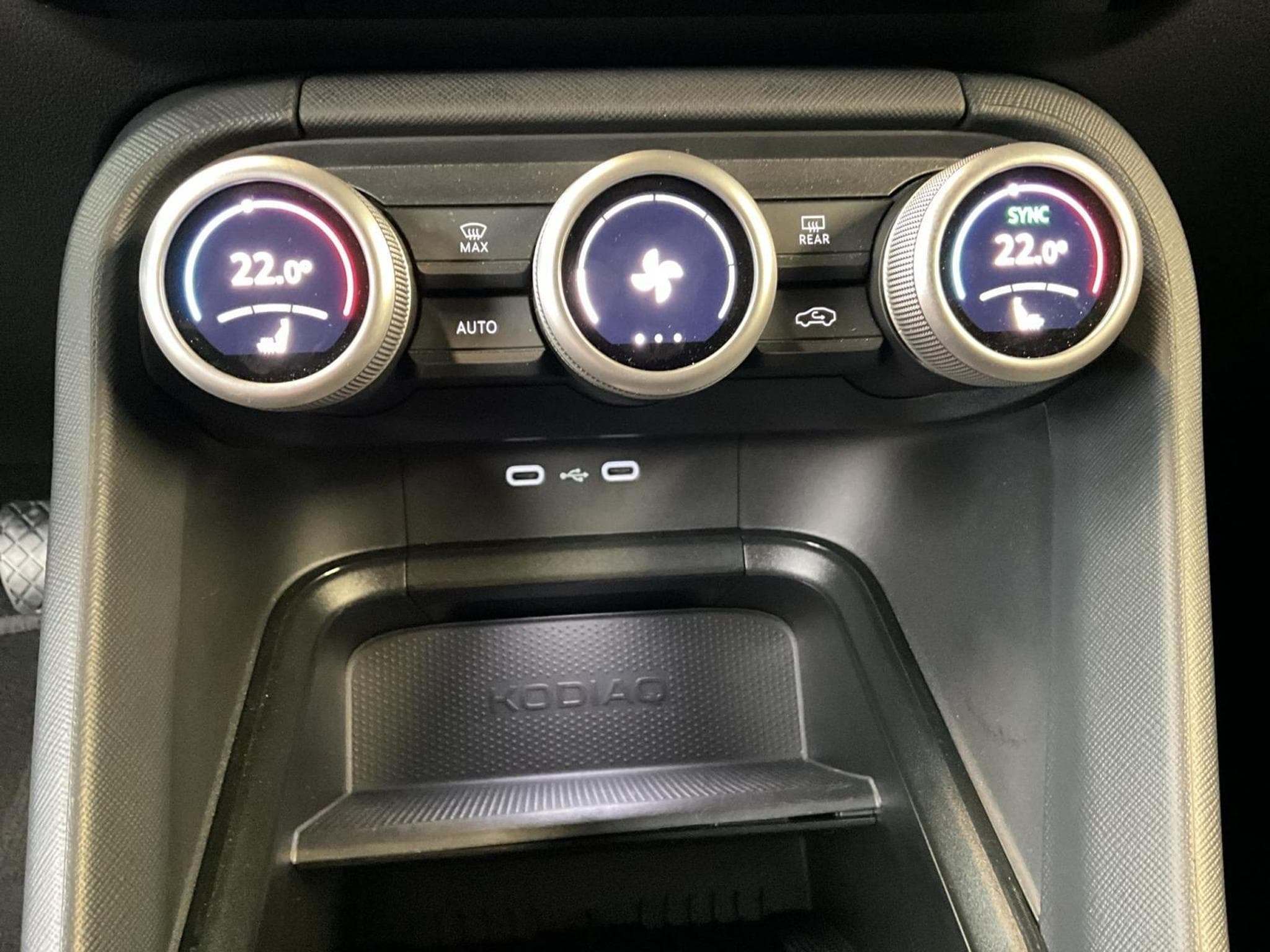Skoda Kodiaq Selection+DSG+RearView+Navi+LED+digi (2025) - Foto 16