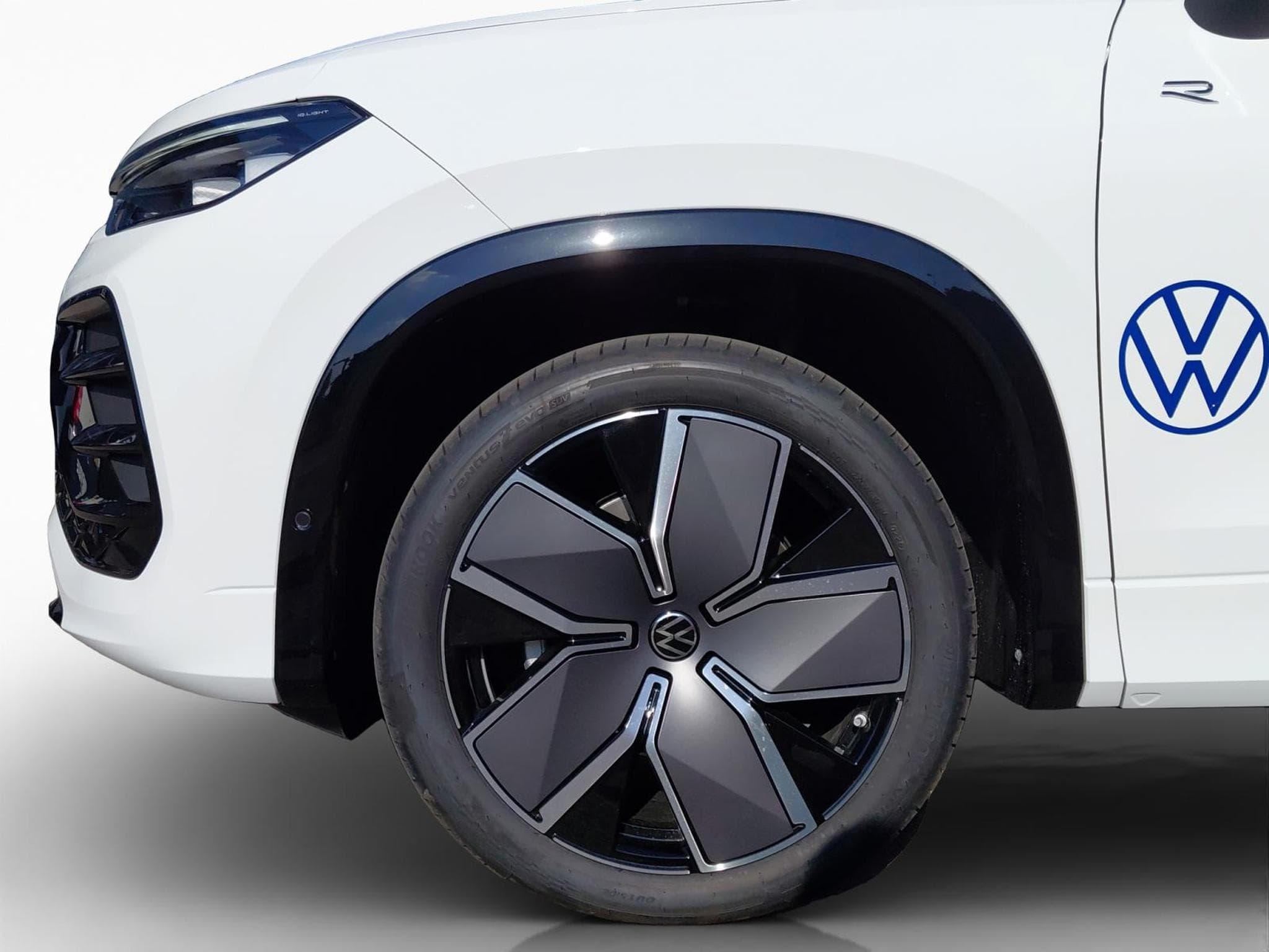 VW Tayron R-Line (2026) - Photo 6