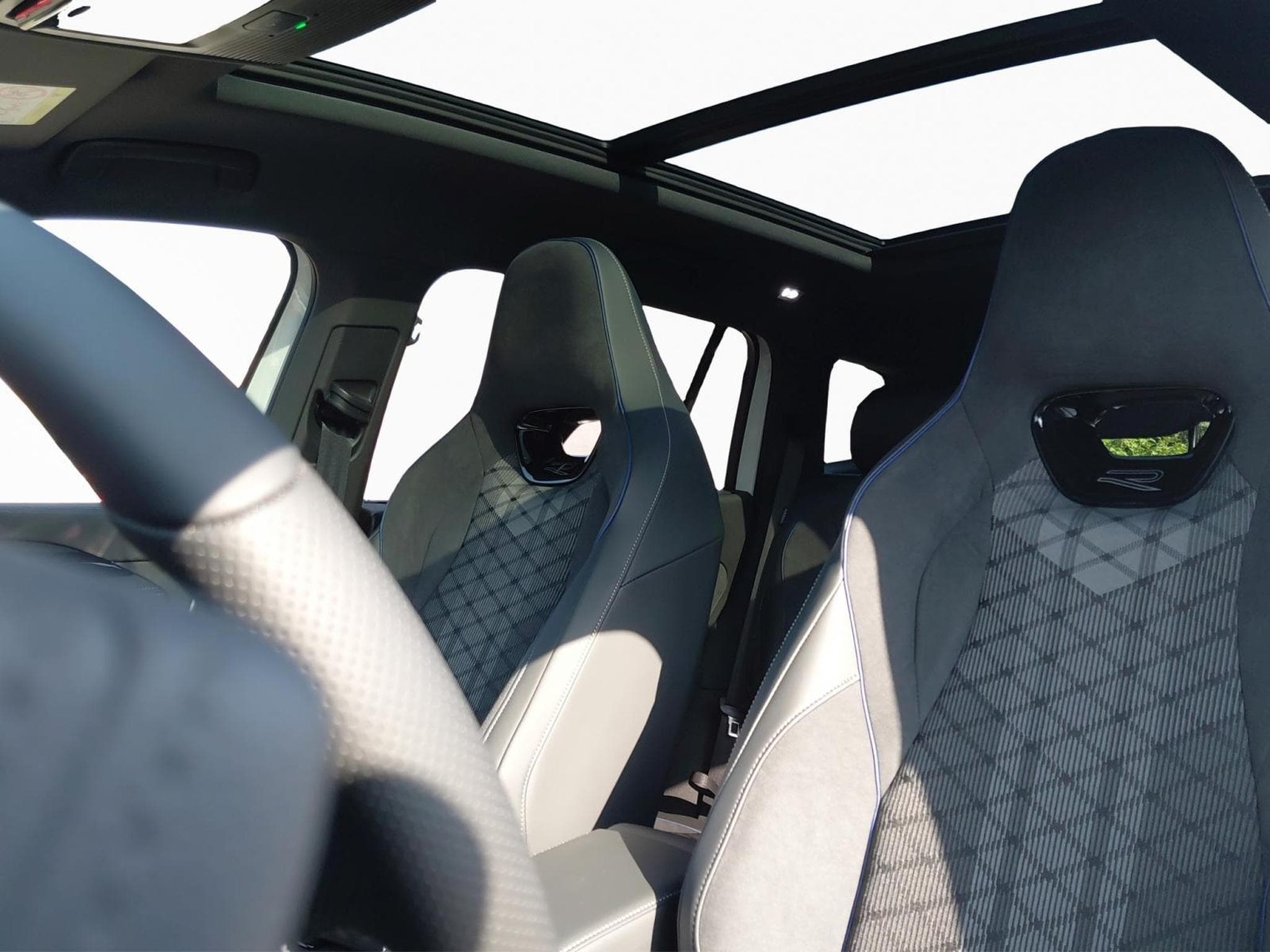 VW Tayron R-Line (2026) - Photo 17
