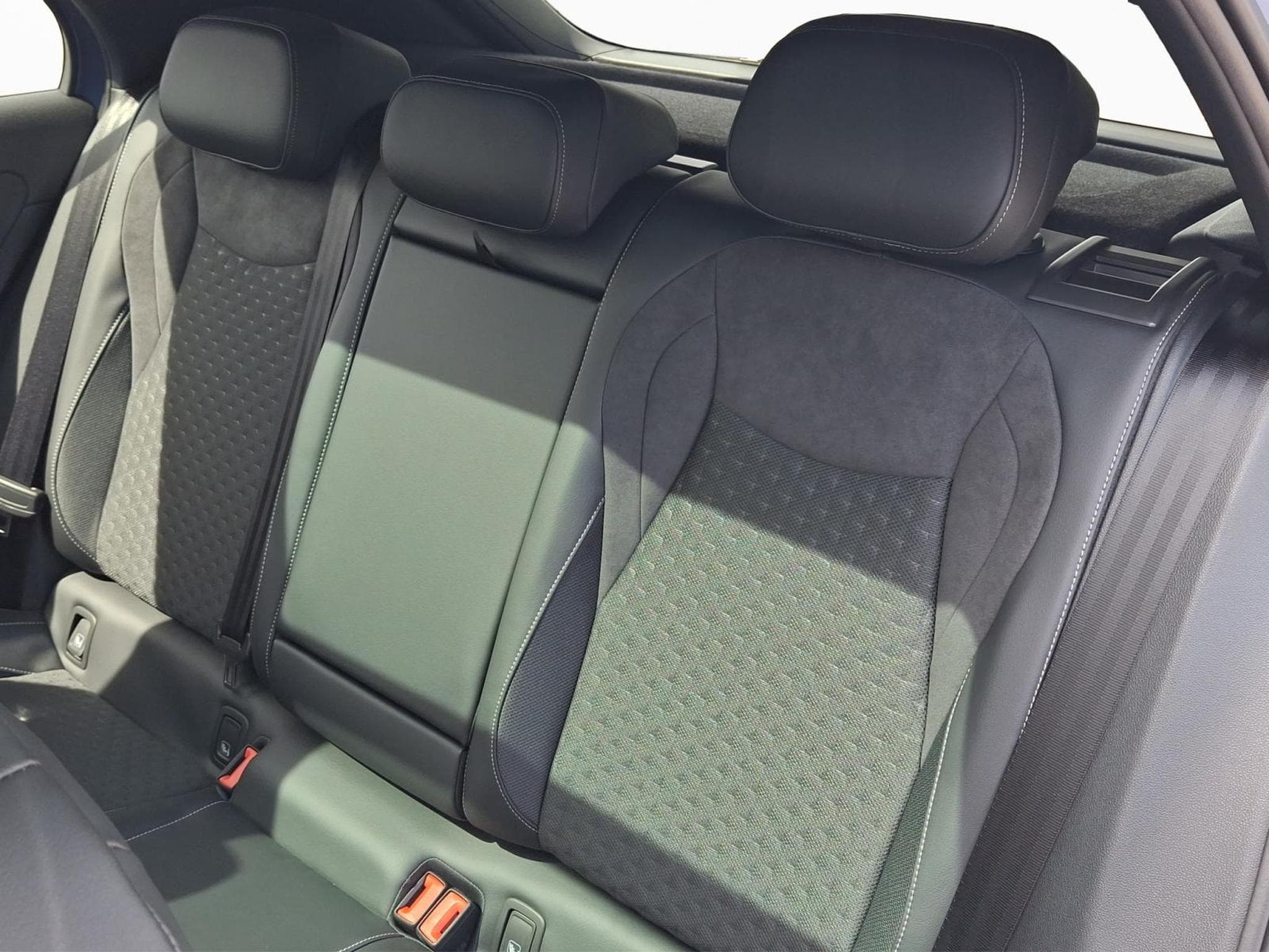 VW T-Roc R-Line (2026) - Photo 18