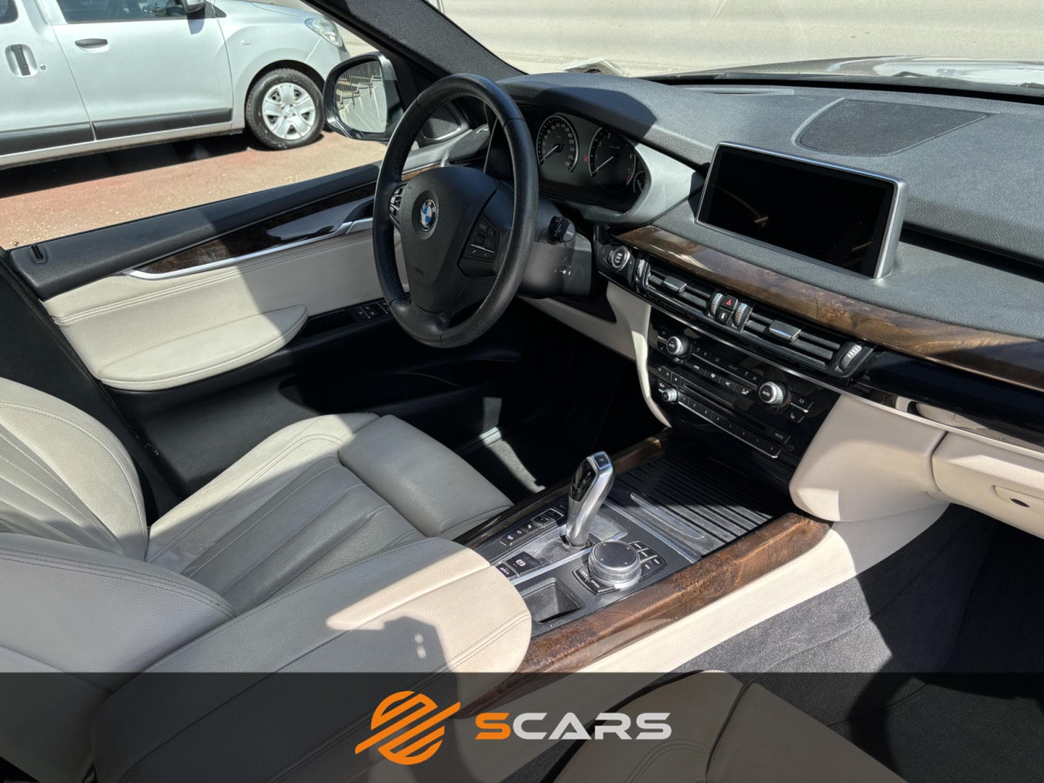 BMW X5 35i XDRIVE 306CV (2016) - Photo 8