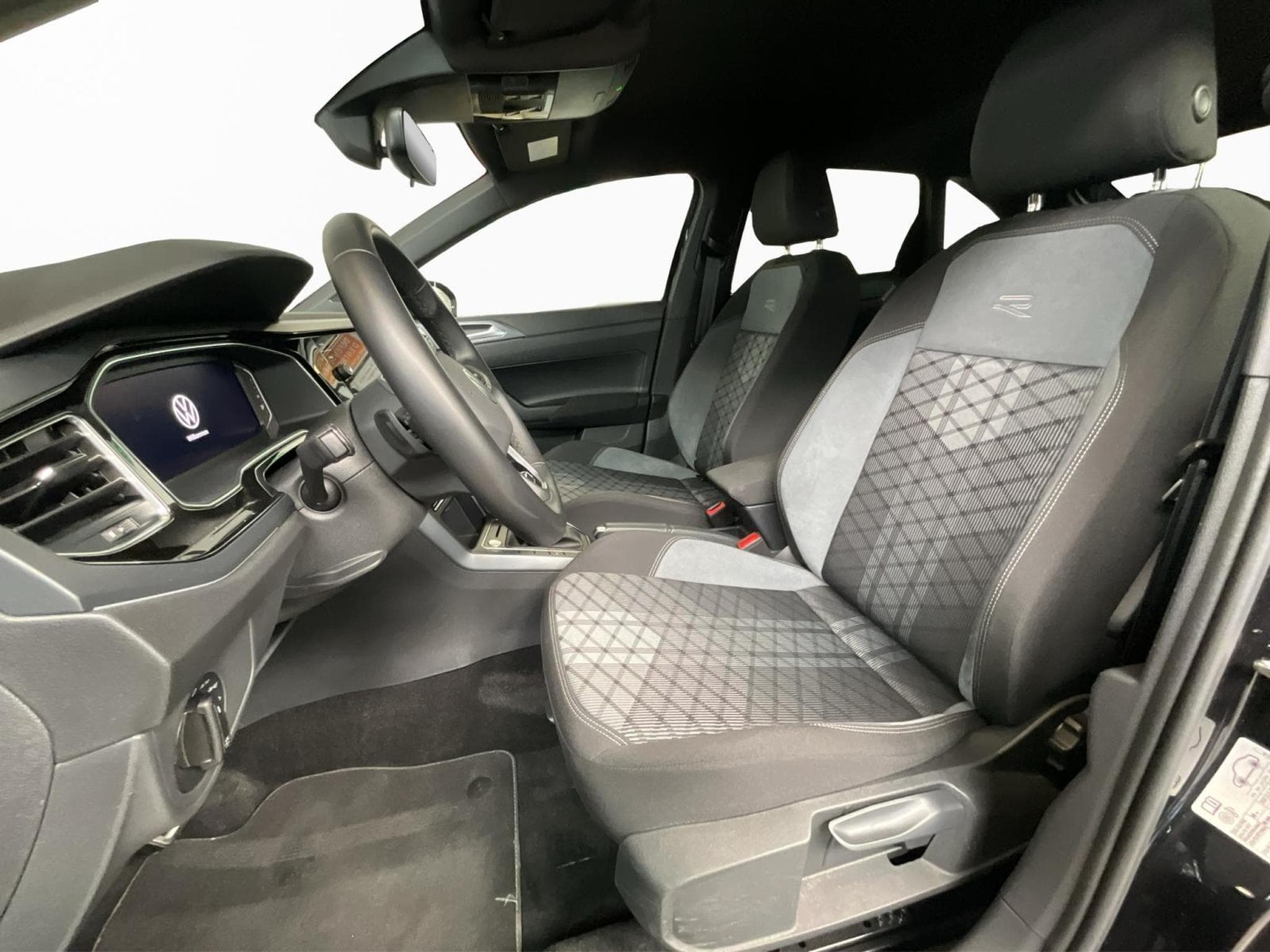 VW Taigo R-Line+DSG+P:Top+Keyless+IQ-Light (2024) - Foto 9