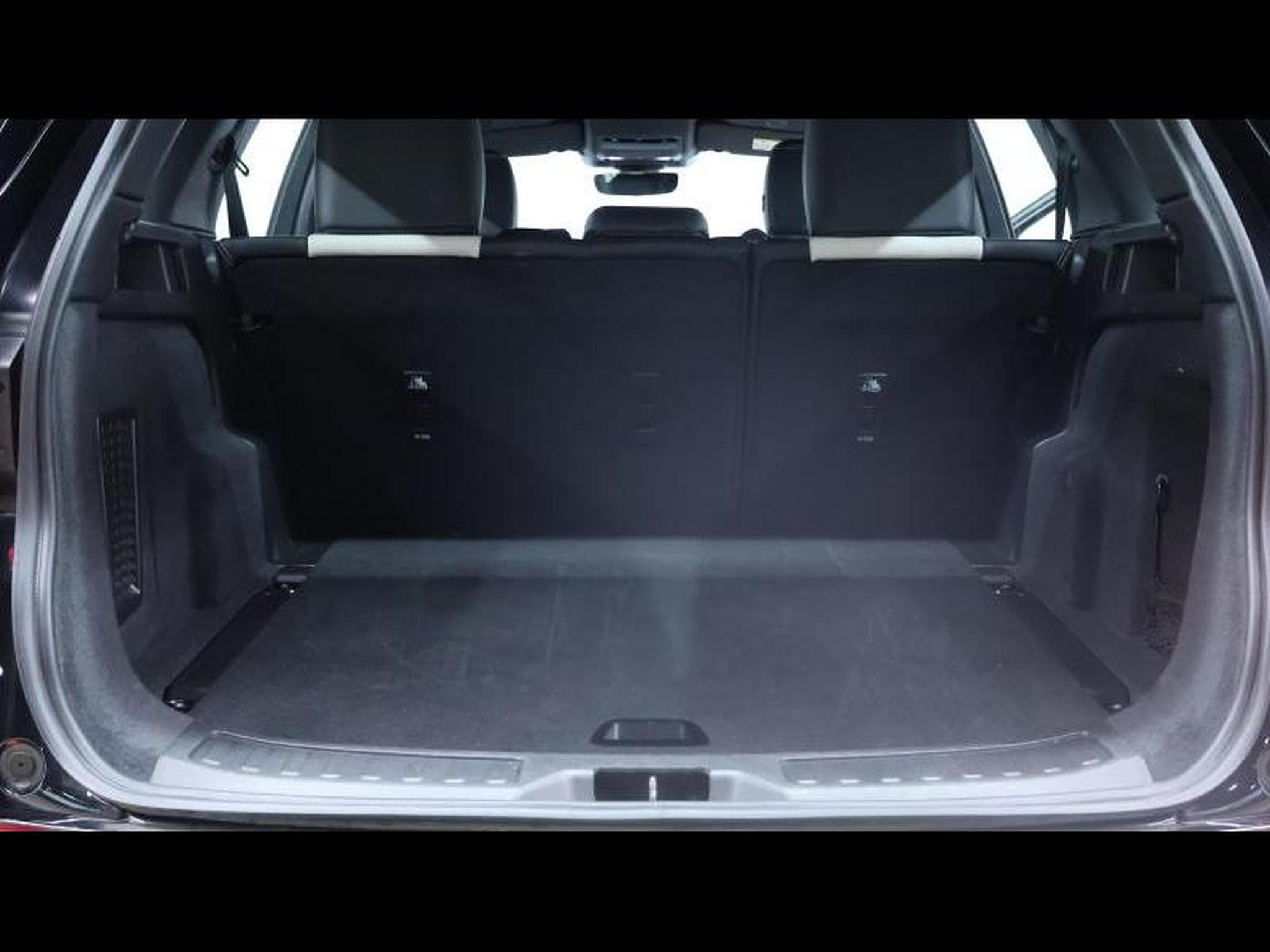 Land-Rover Discovery Sport D165 DYNAMIC SE AWD Auto (2025) - Photo 6