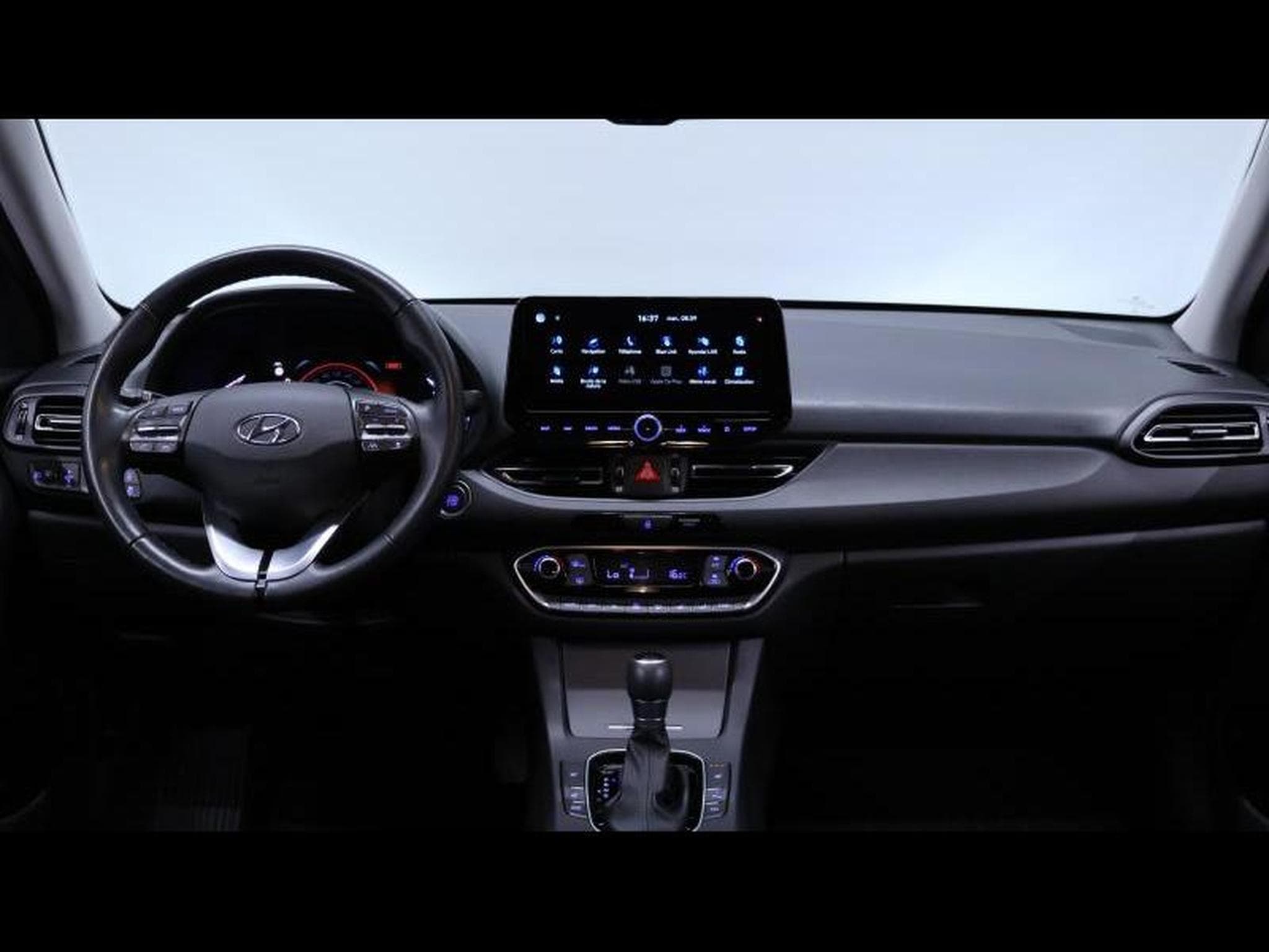 Hyundai i30 CW 1.5T-GDi 48V MHEV DCT7 (2021) - Photo 15