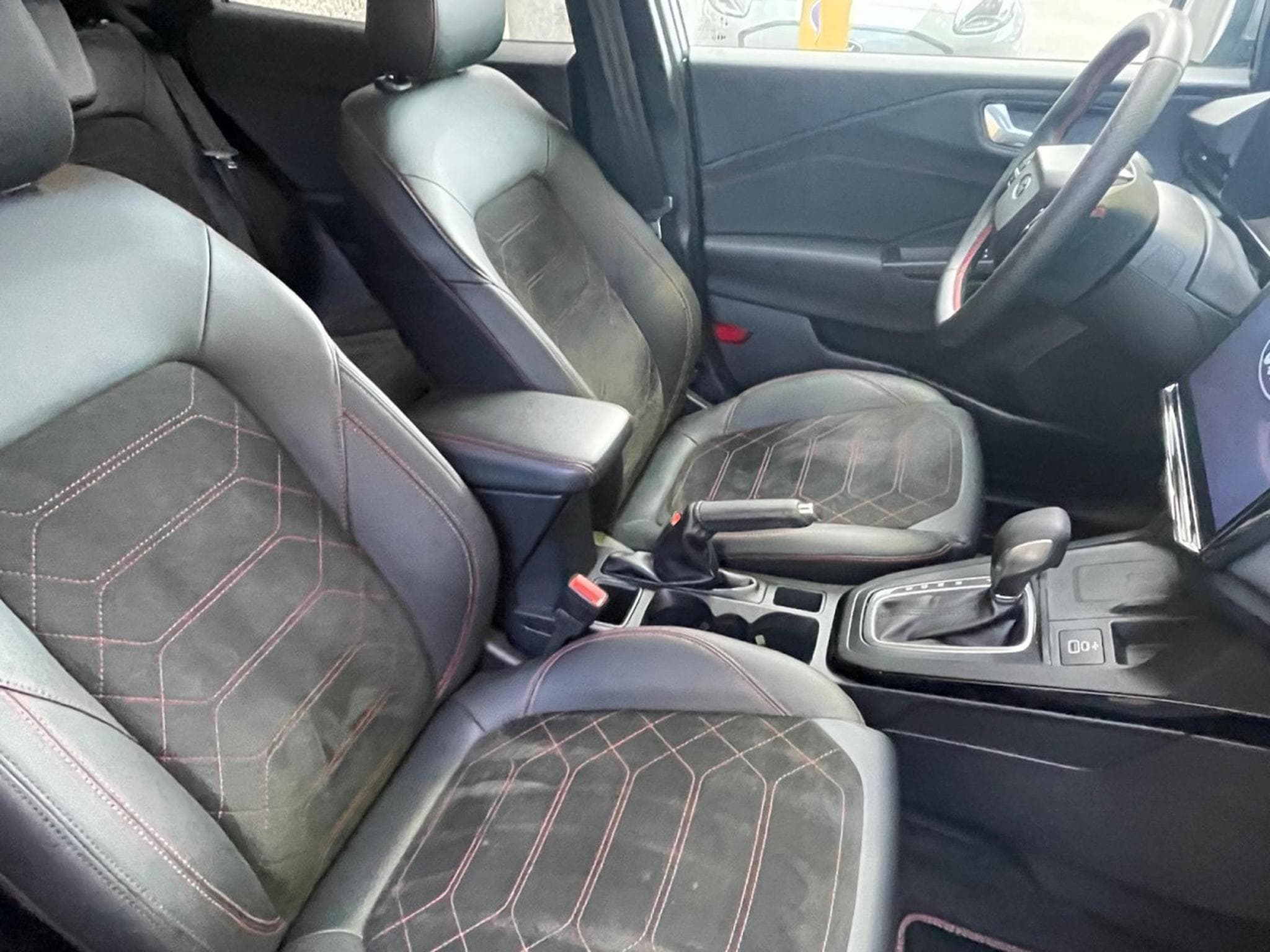 Ford Puma St-Line X 1.0 Ecoboost 125cv A7 (2024) - Photo 8