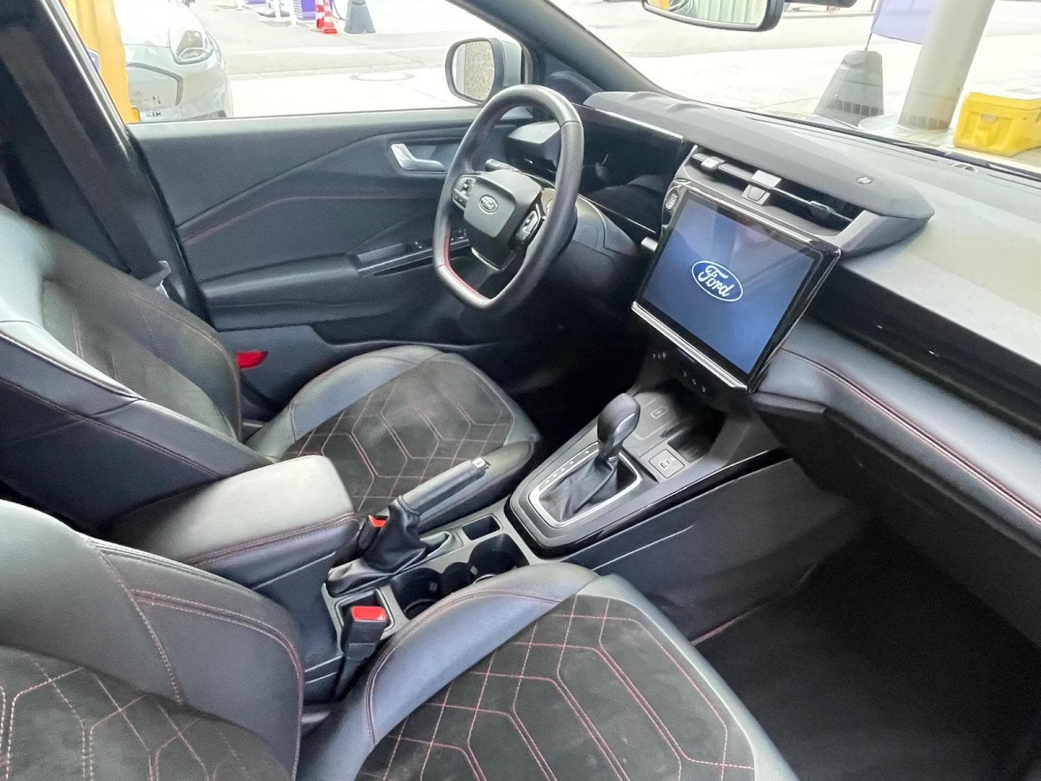 Ford Puma St-Line X 1.0 Ecoboost 125cv A7 (2024) - Photo 7