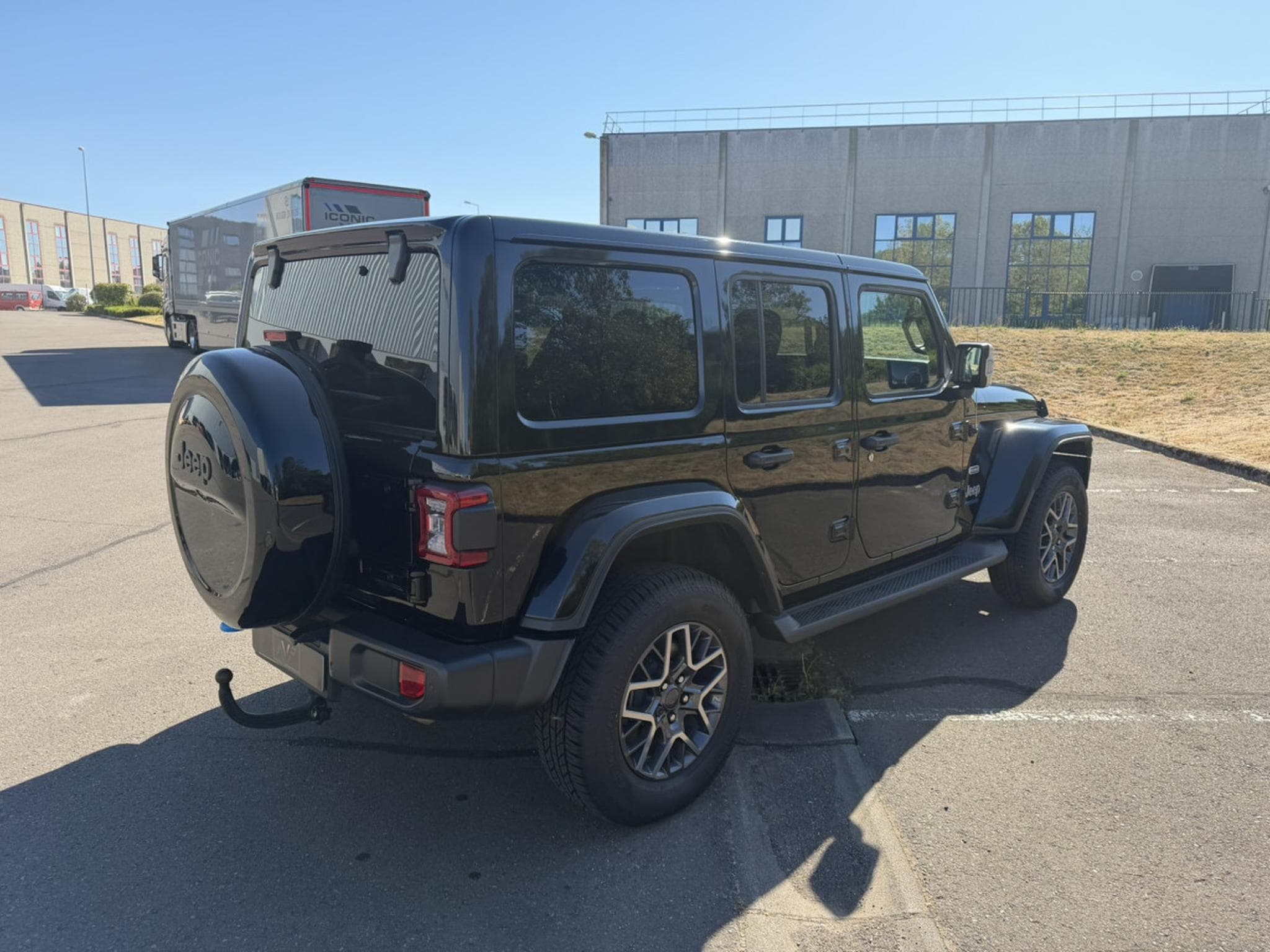 Jeep Wrangler 2.0  PHEV 272cv  UNLIMITED (2022) - Photo 5