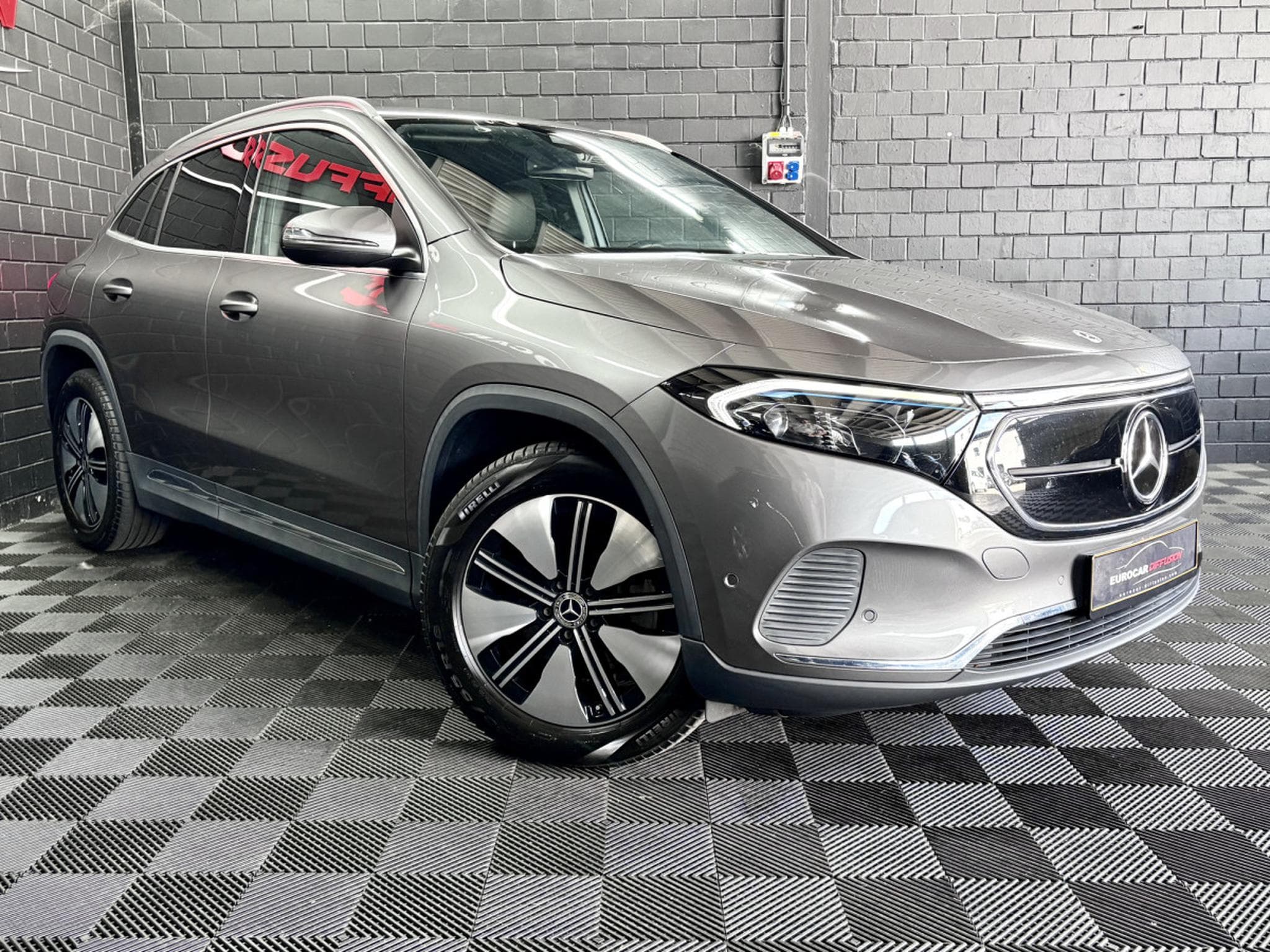 Mercedes EQA 250 71KWH BUSINESS LINE AUTO *CAM* ACC * HAYON * (2023) - Photo 4