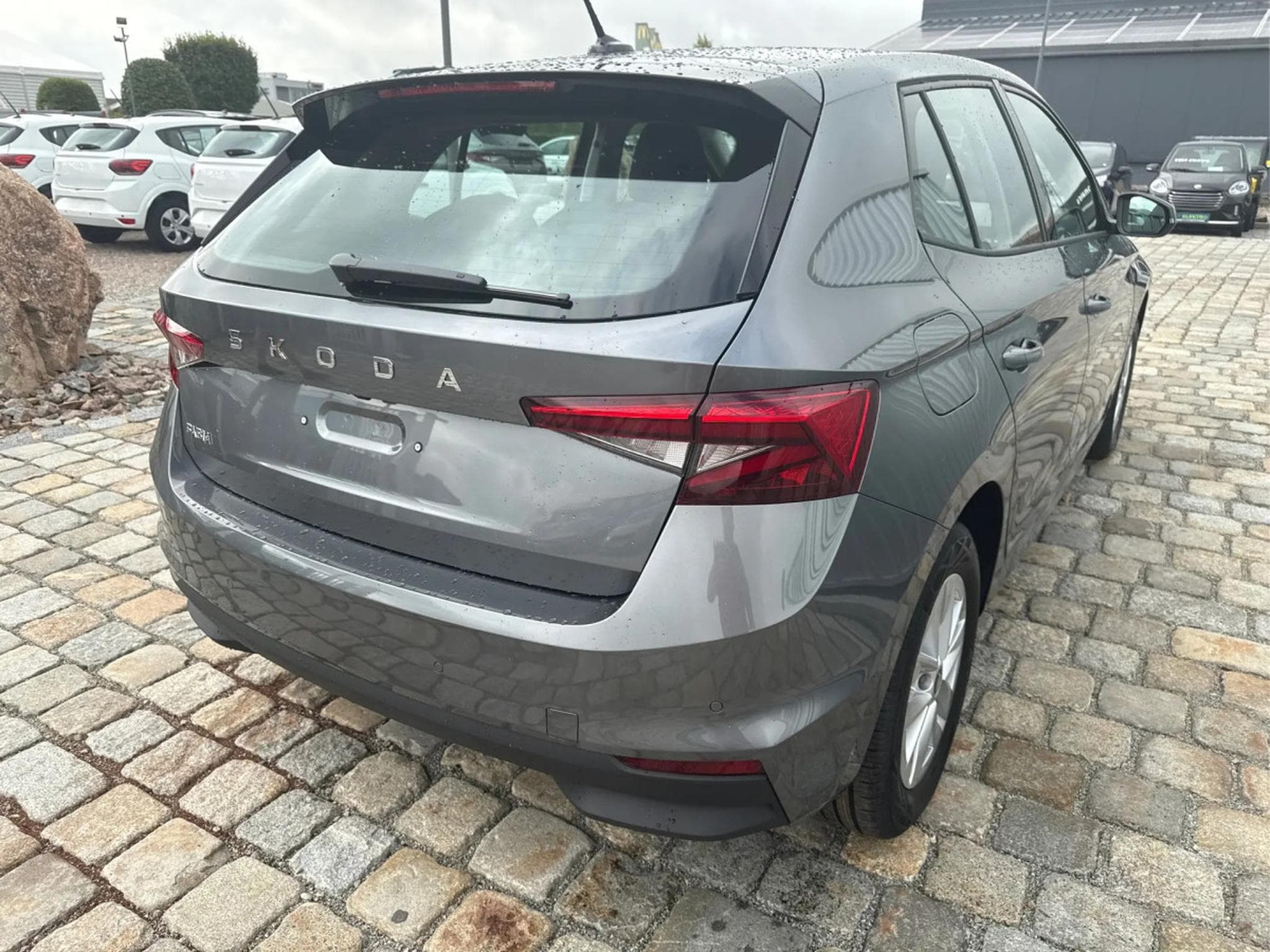 Skoda Fabia 130ème anniversaire 1.0 TSI 59kW-80CV DSG7 - Garantie 5 ans/ (2026) - Photo 7
