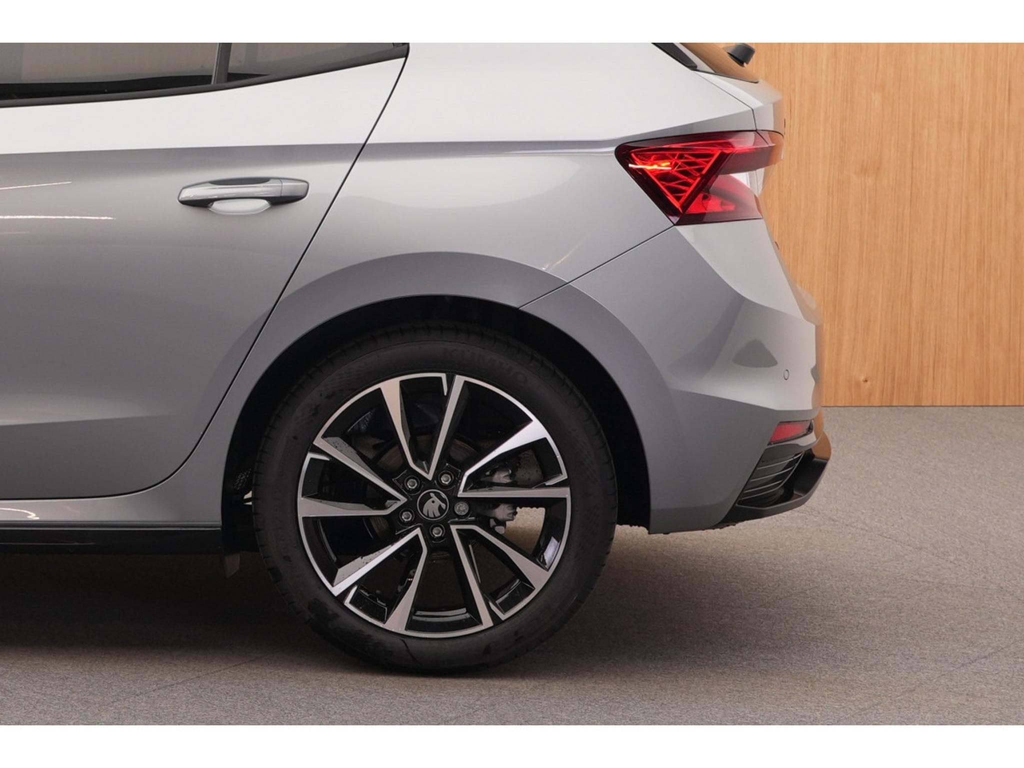 Skoda Fabia Monte Carlo 1.0 TSI 85kW-116CV DSG7 - Garantie 5 ans/100.000 (2026) - Photo 13