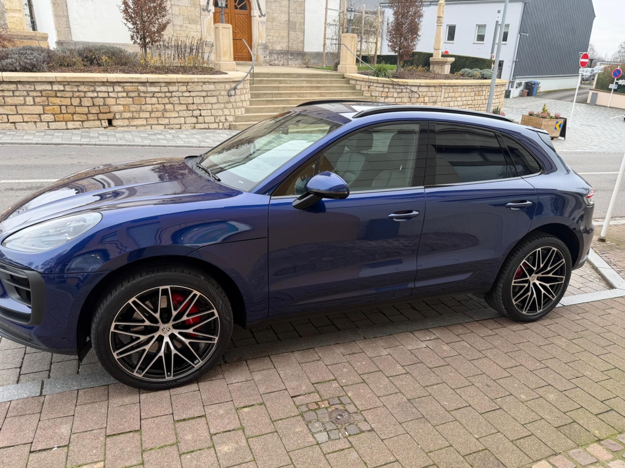 Porsche Macan S (2022) - Photo 2