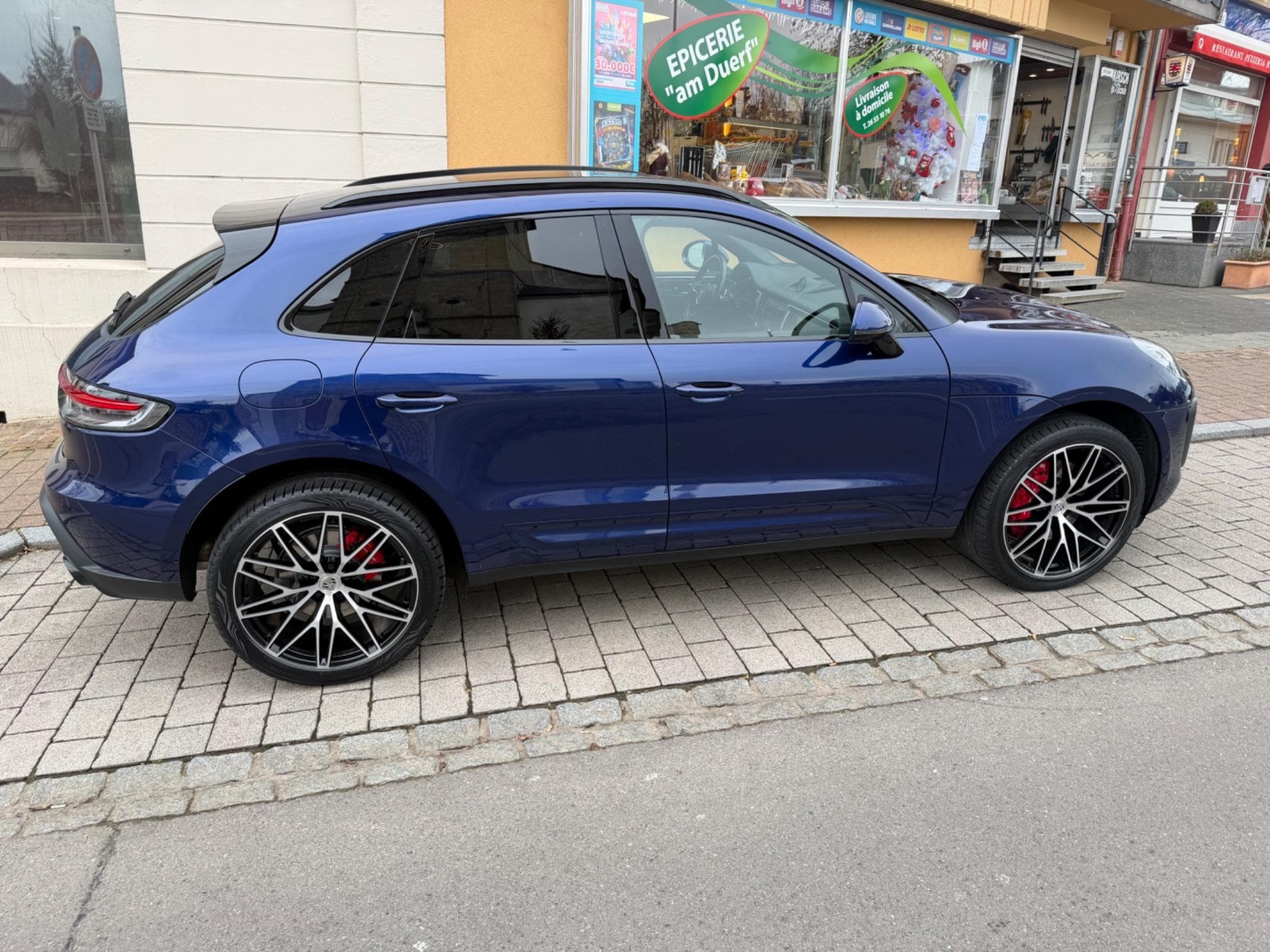 Porsche Macan S (2022) - Photo 4