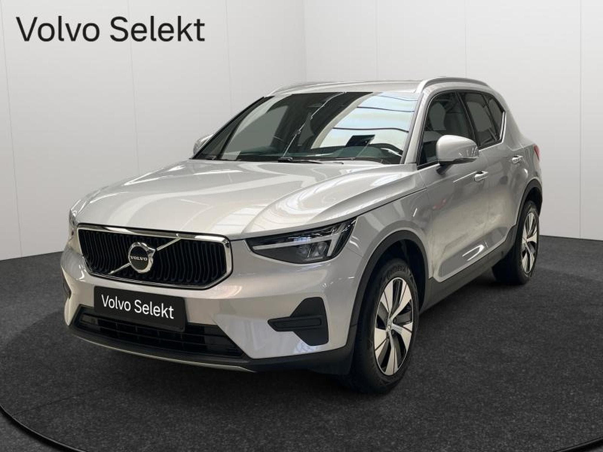 Volvo XC40 B3 Core / Essence (2024) - Foto 1