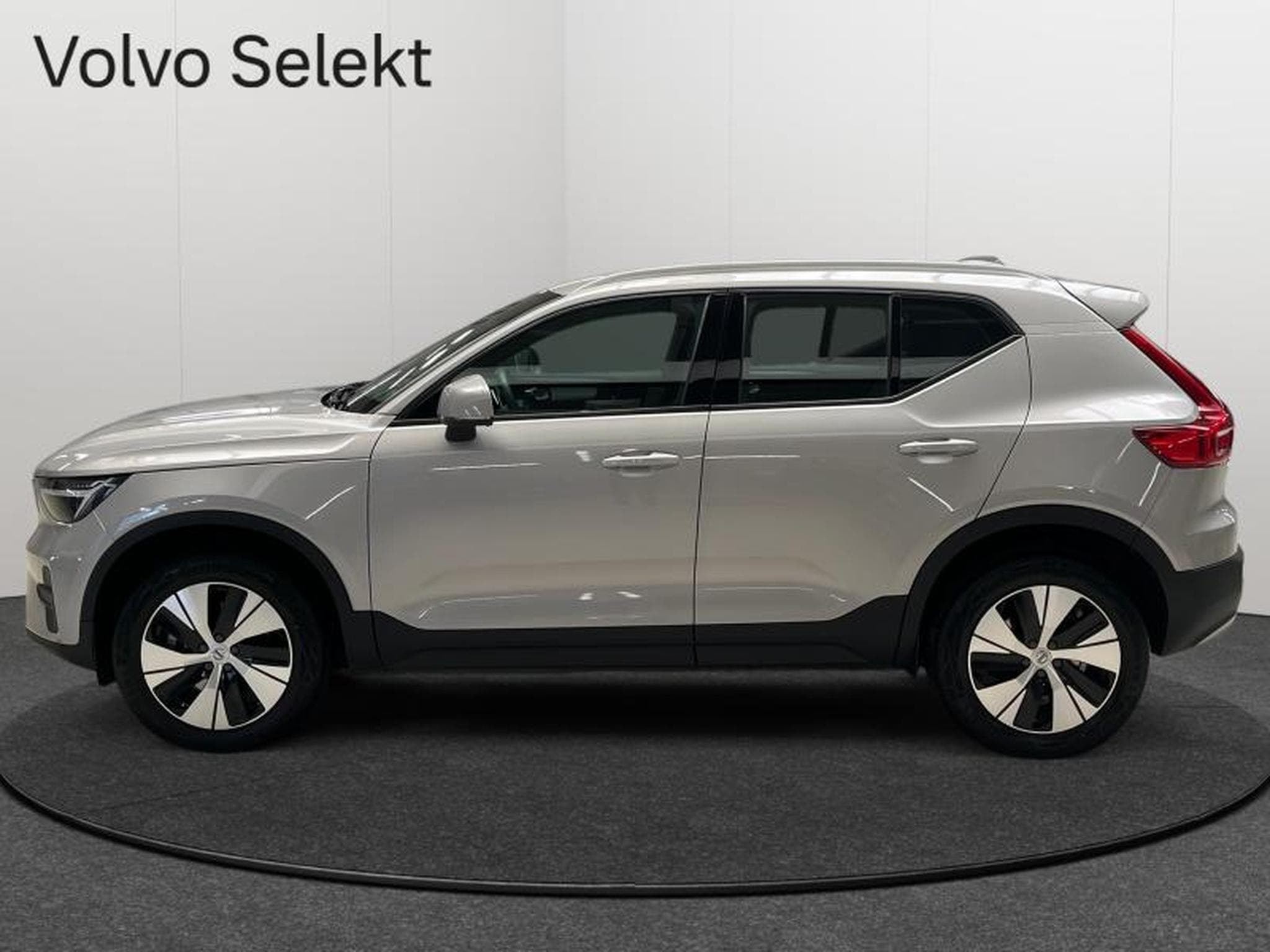 Volvo XC40 B3 Core / Essence (2024) - Foto 3