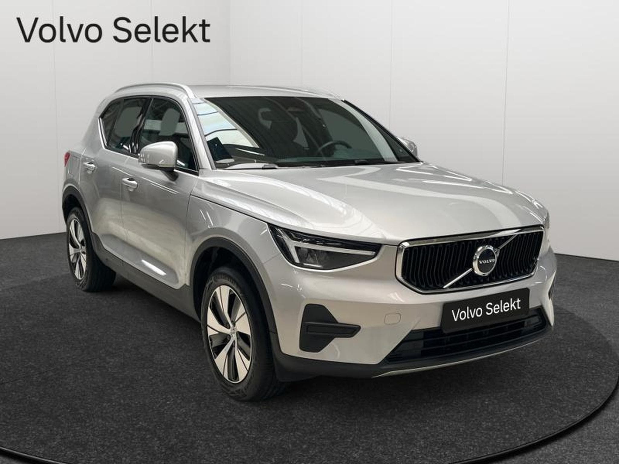 Volvo XC40 B3 Core / Essence (2024) - Foto 18