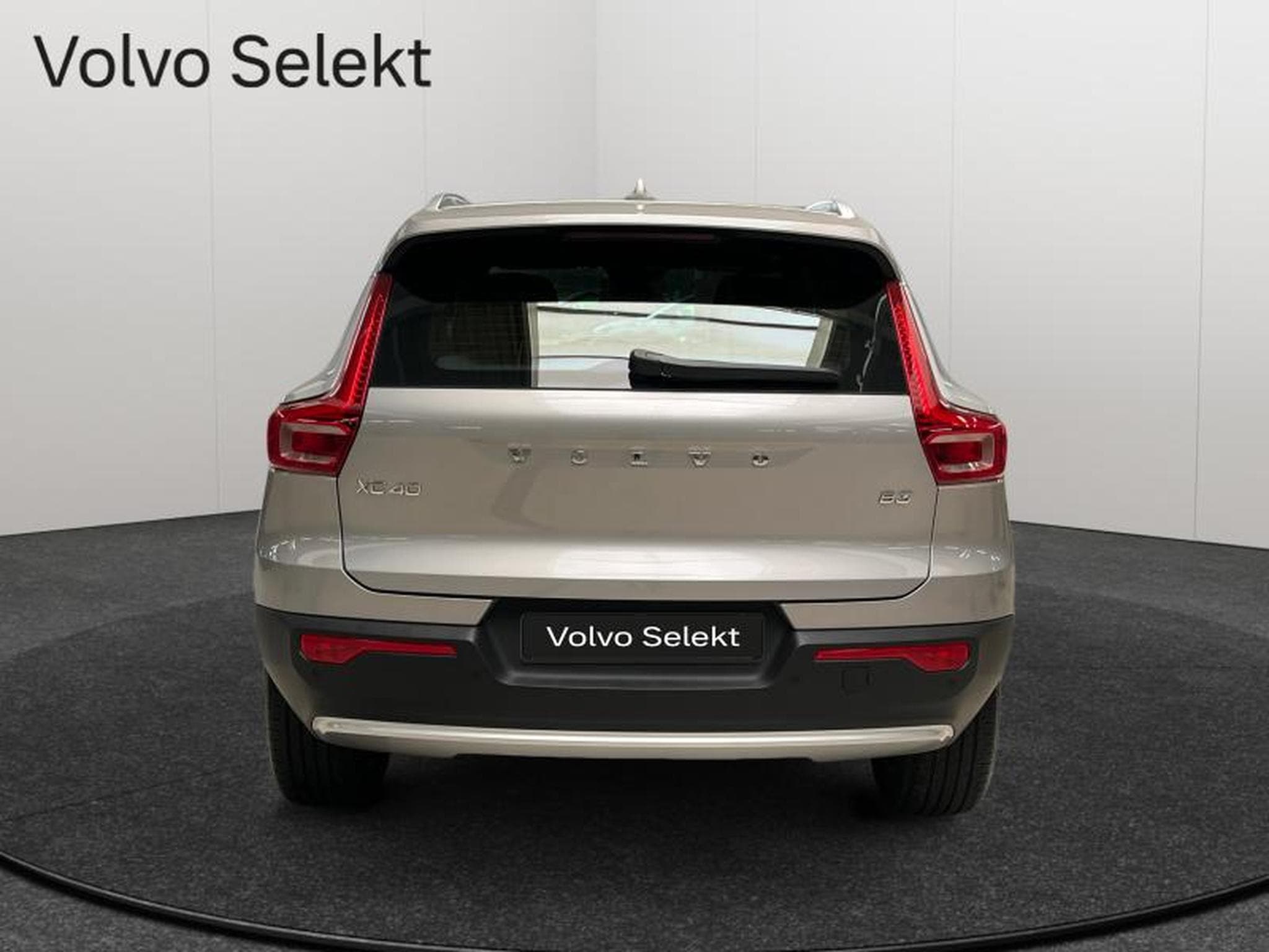 Volvo XC40 B3 Core / Essence (2024) - Foto 32