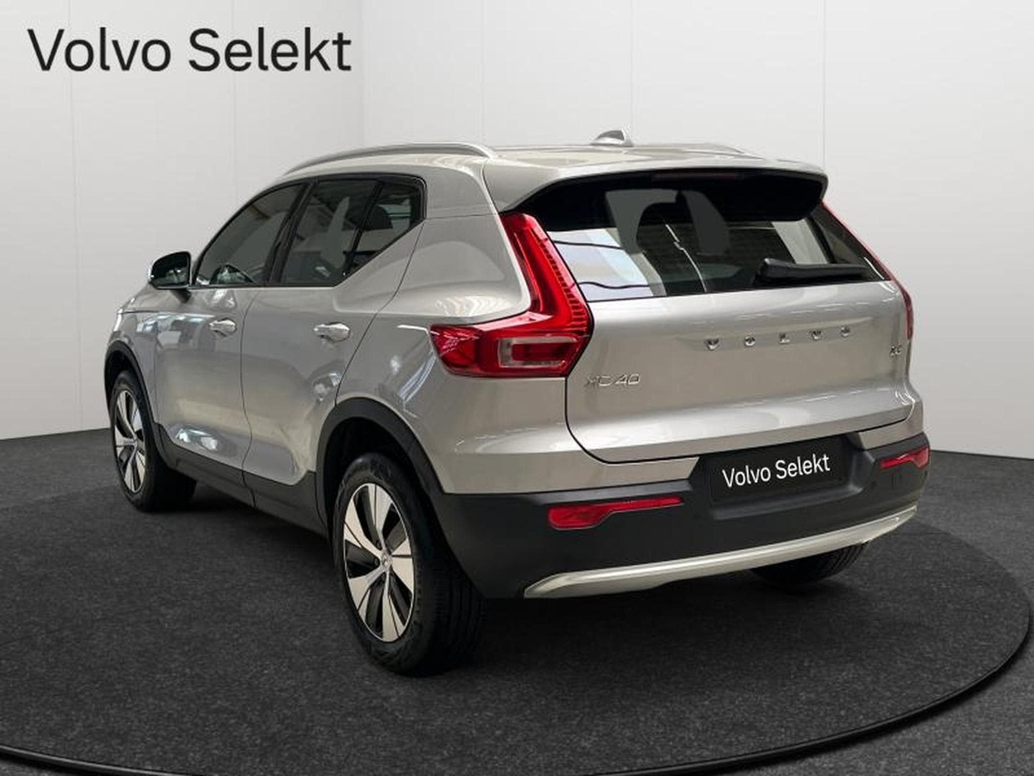Volvo XC40 B3 Core / Essence (2024) - Foto 31