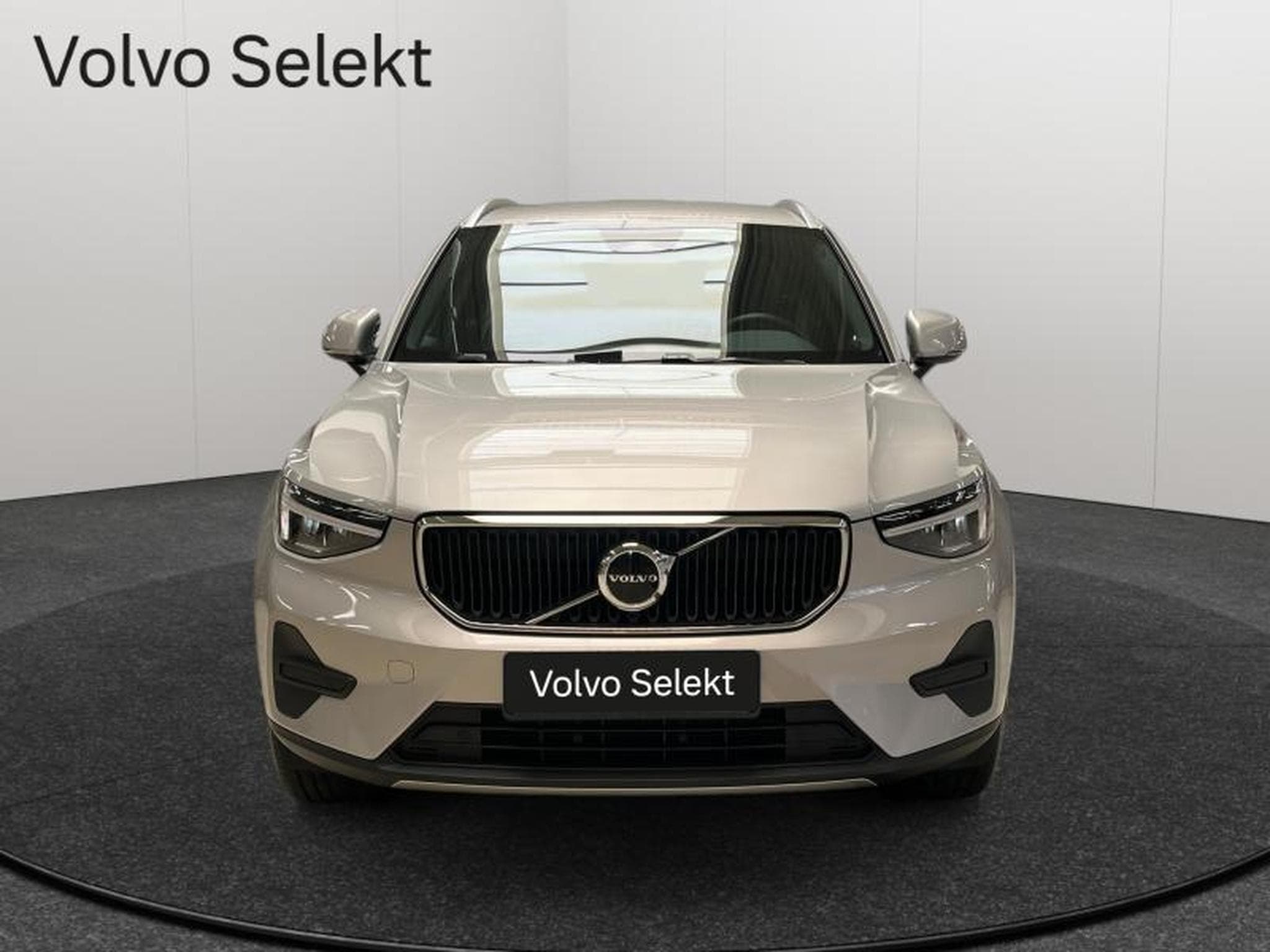 Volvo XC40 B3 Core / Essence (2024) - Foto 35