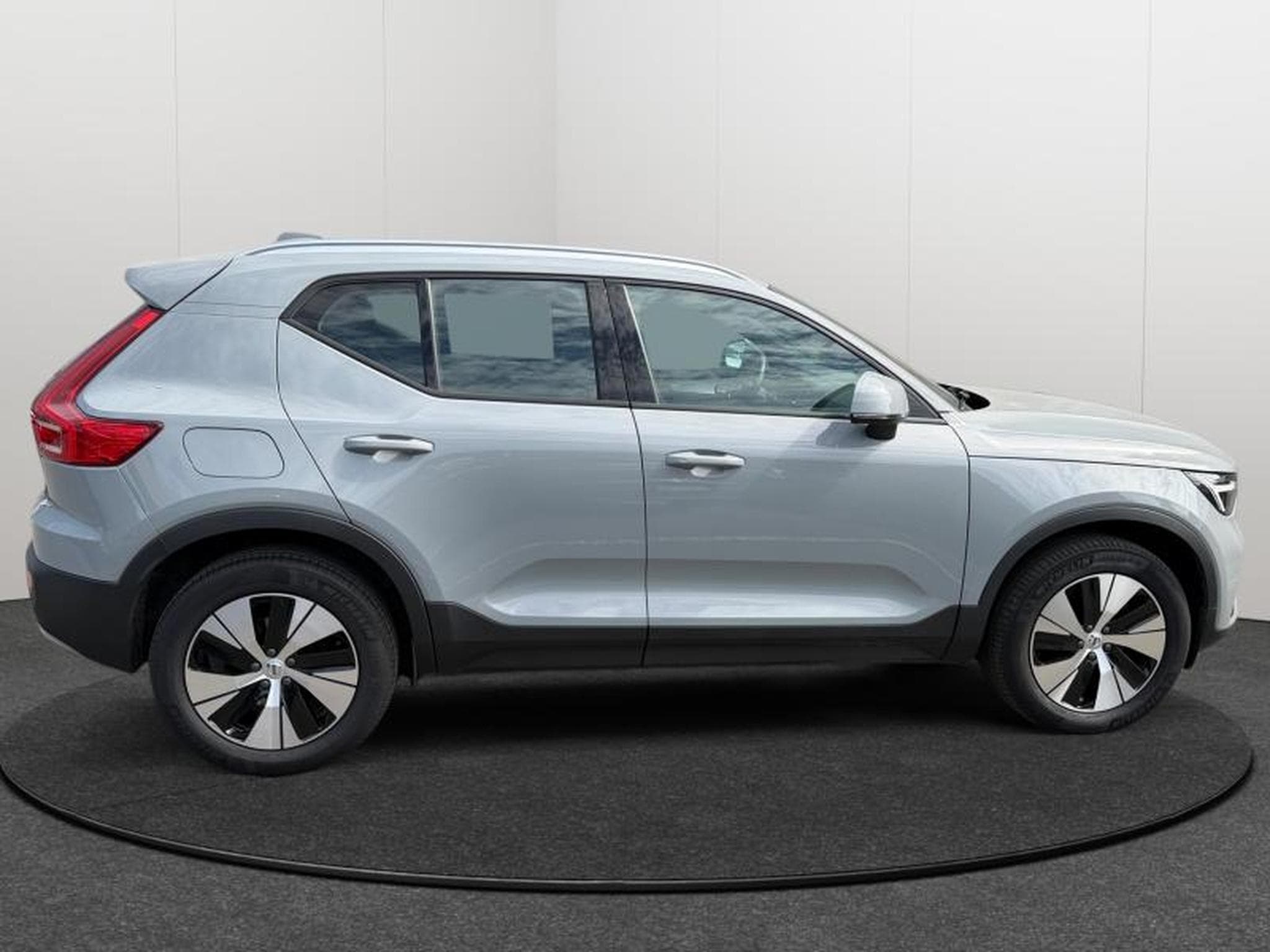 Volvo XC40 B3 Core / Essence (2025) - Foto 6