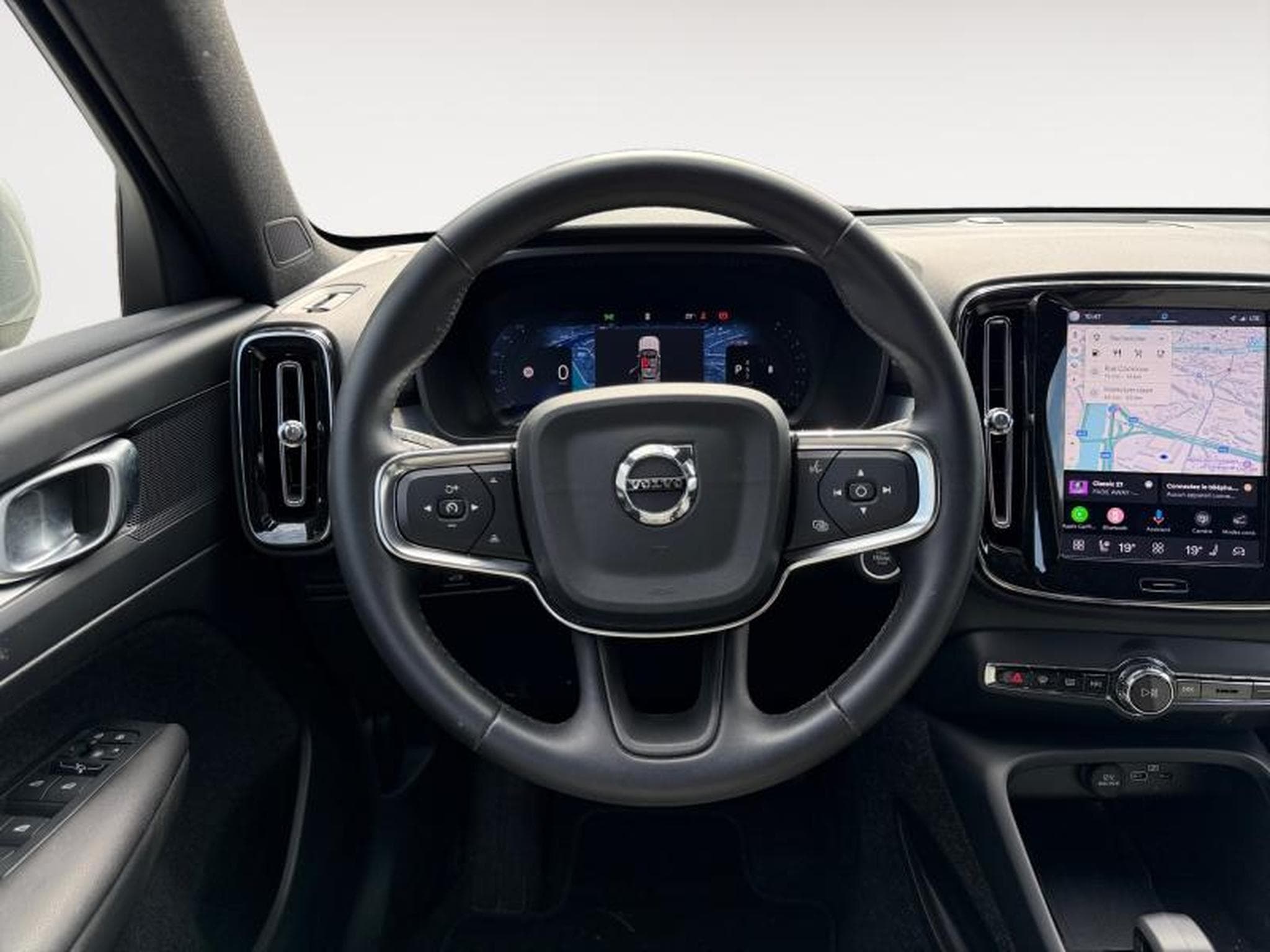 Volvo XC40 B3 Core / Essence (2025) - Foto 12