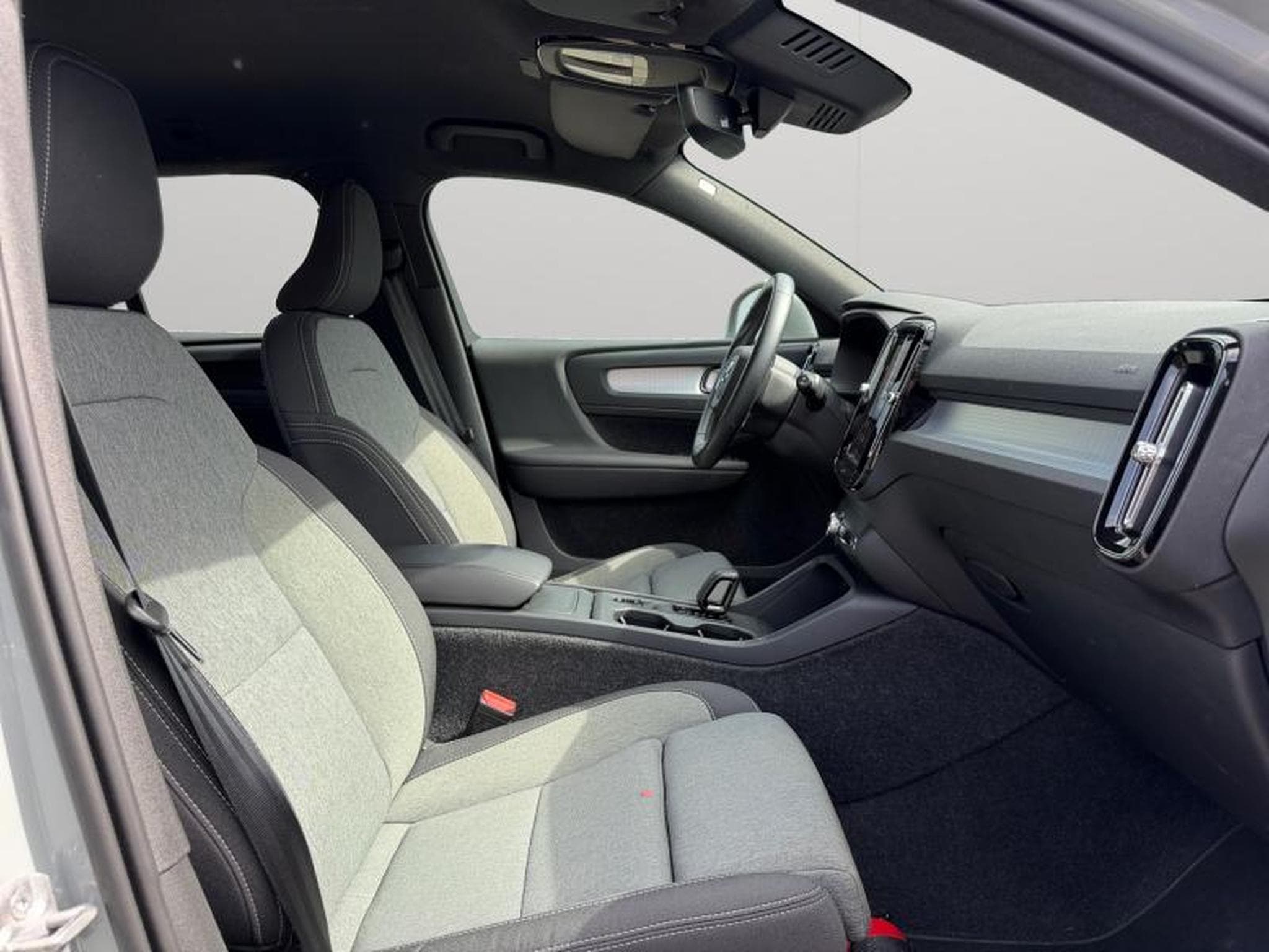 Volvo XC40 B3 Core / Essence (2025) - Foto 15