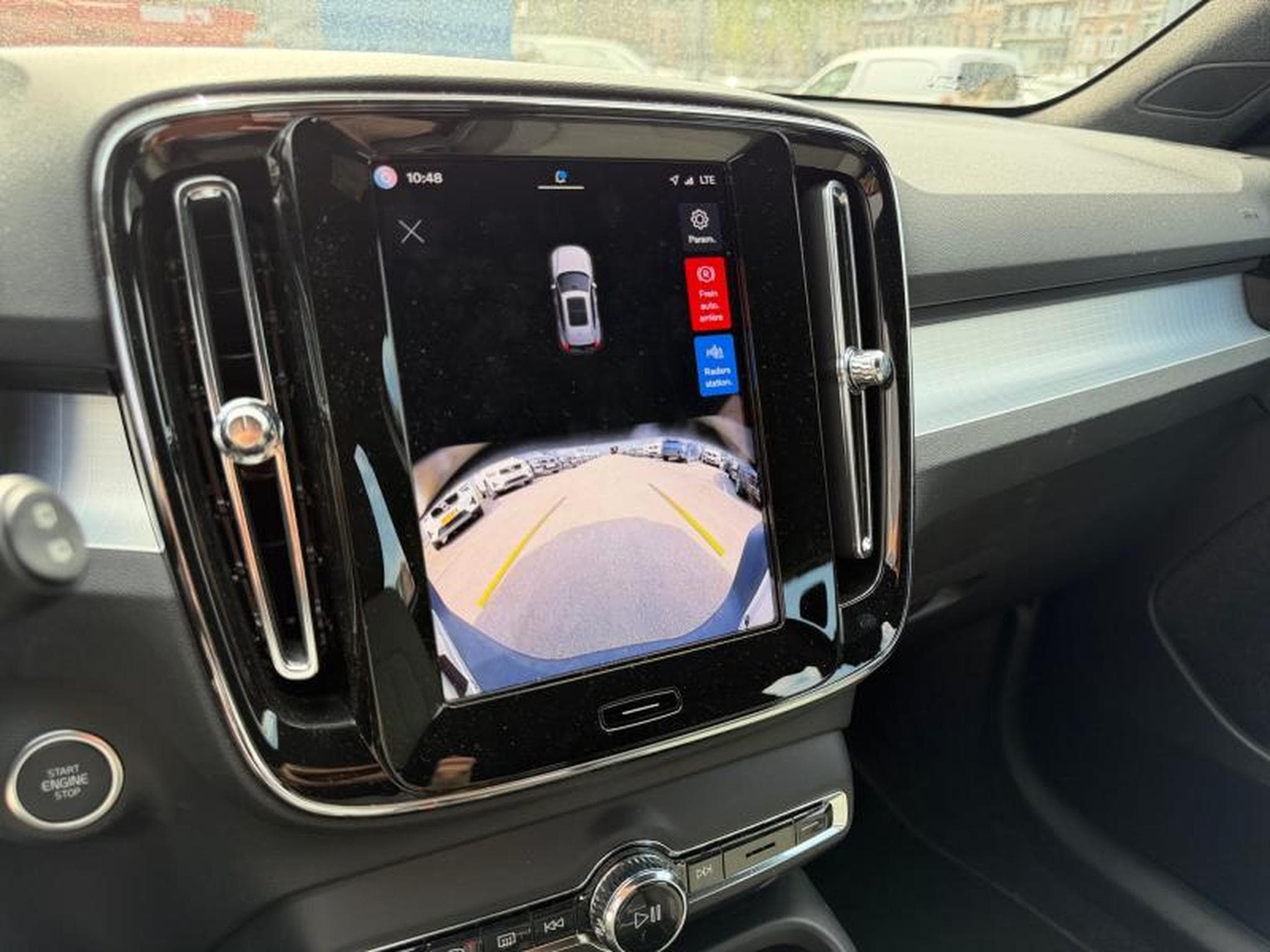 Volvo XC40 B3 Core / Essence (2025) - Foto 17