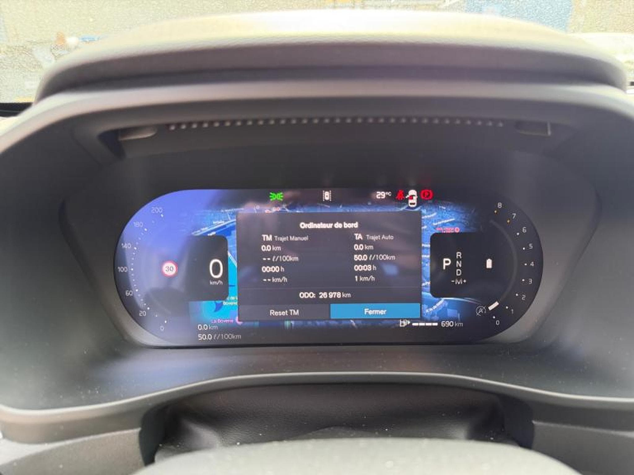 Volvo XC40 B3 Core / Essence (2025) - Foto 18