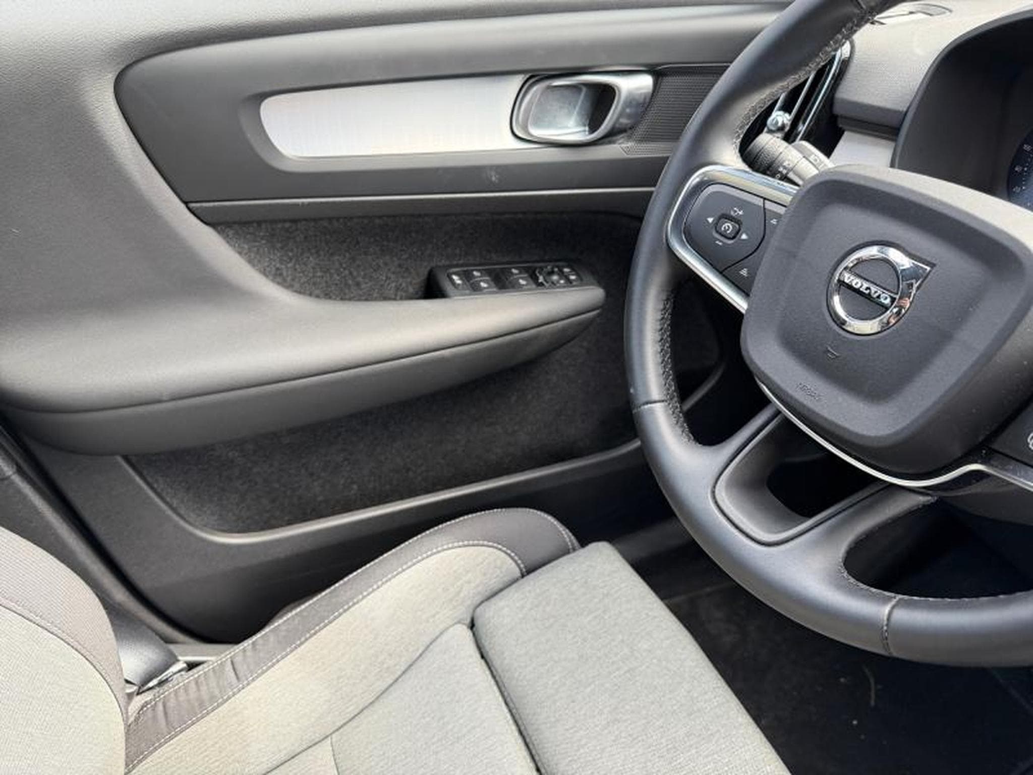Volvo XC40 B3 Core / Essence (2025) - Foto 20